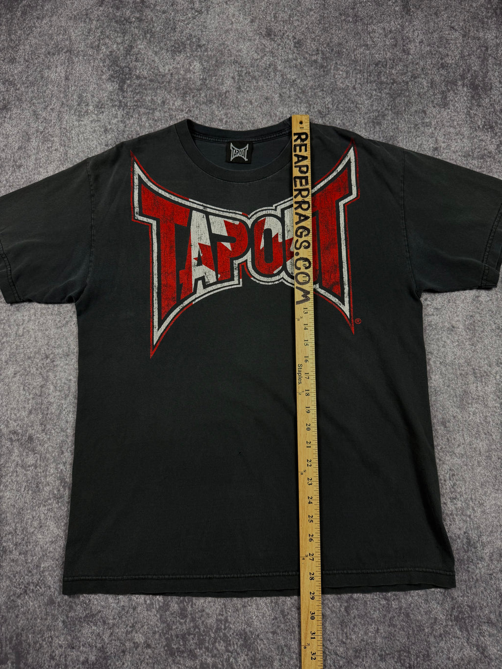 (rare) 2000s tapout shirt (L)