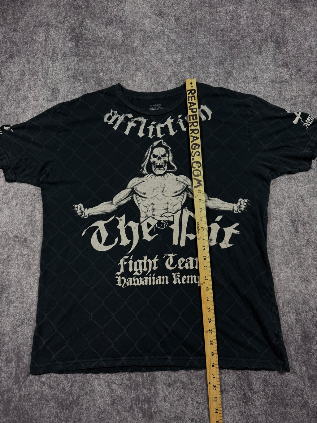 (rare) 2000s affliction x the pit shirt (XXL)