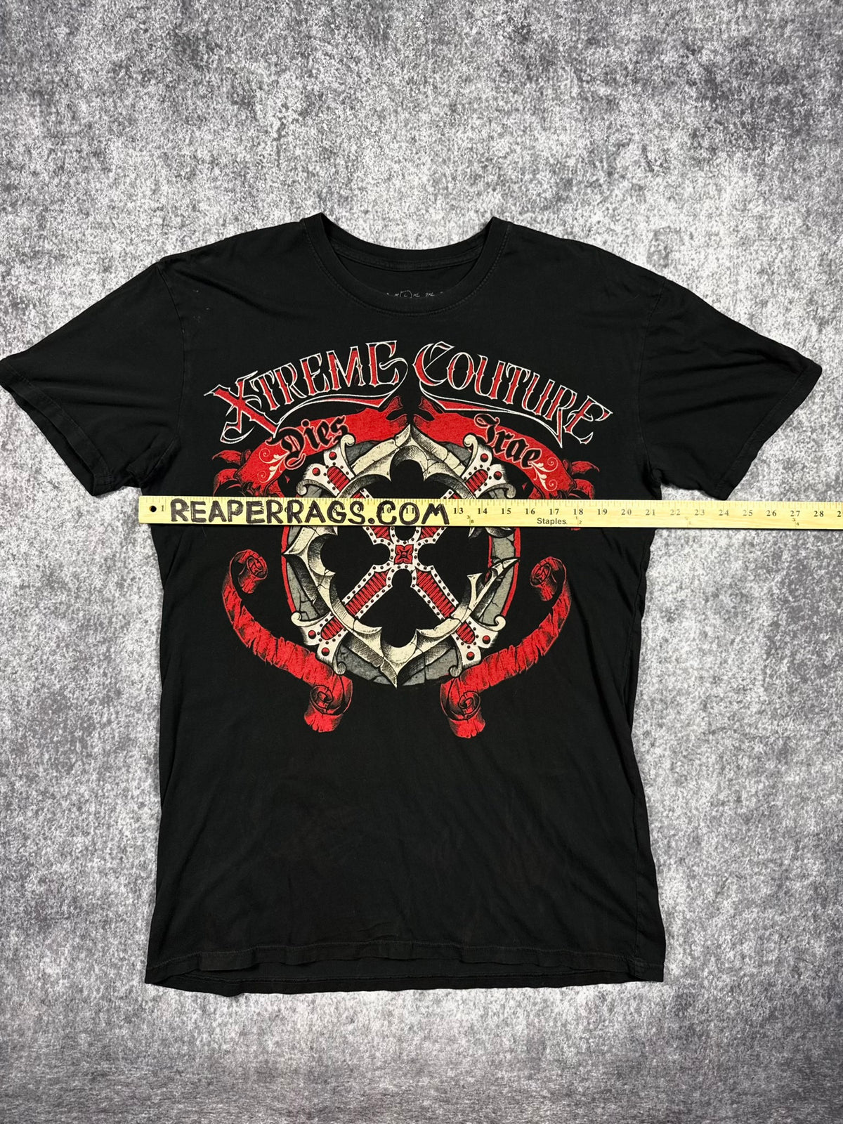 (rare) 2000s xtreme couture shirt (L)
