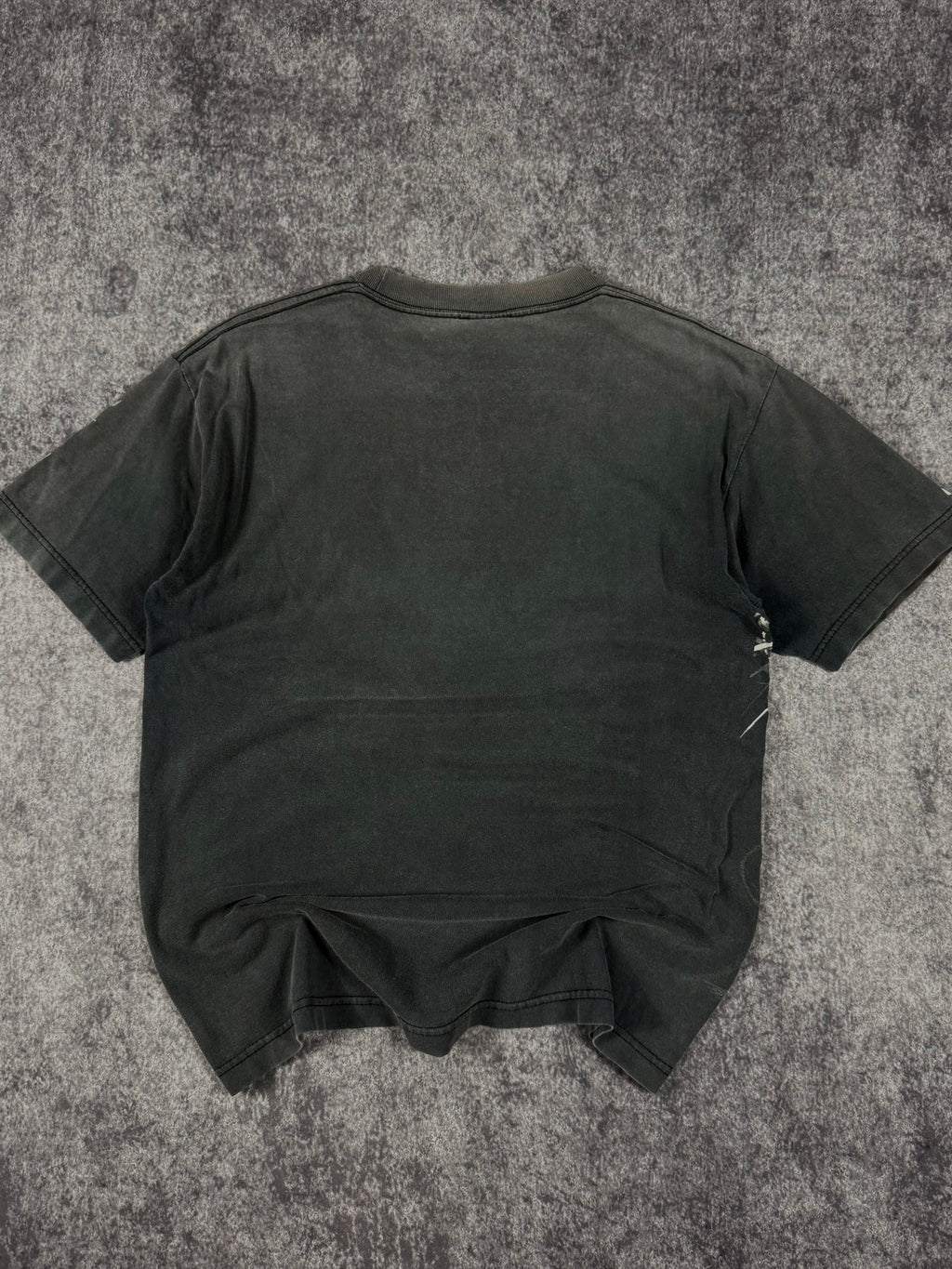 (rare) 2000s tapout shirt (M)