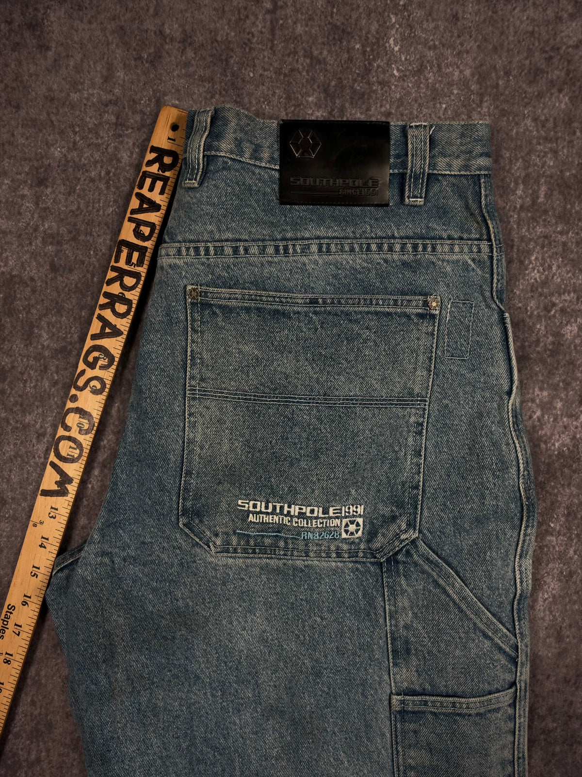 (RARE) 2000s EMBROIDERED SOUTHPOLE JEANS (36x32)