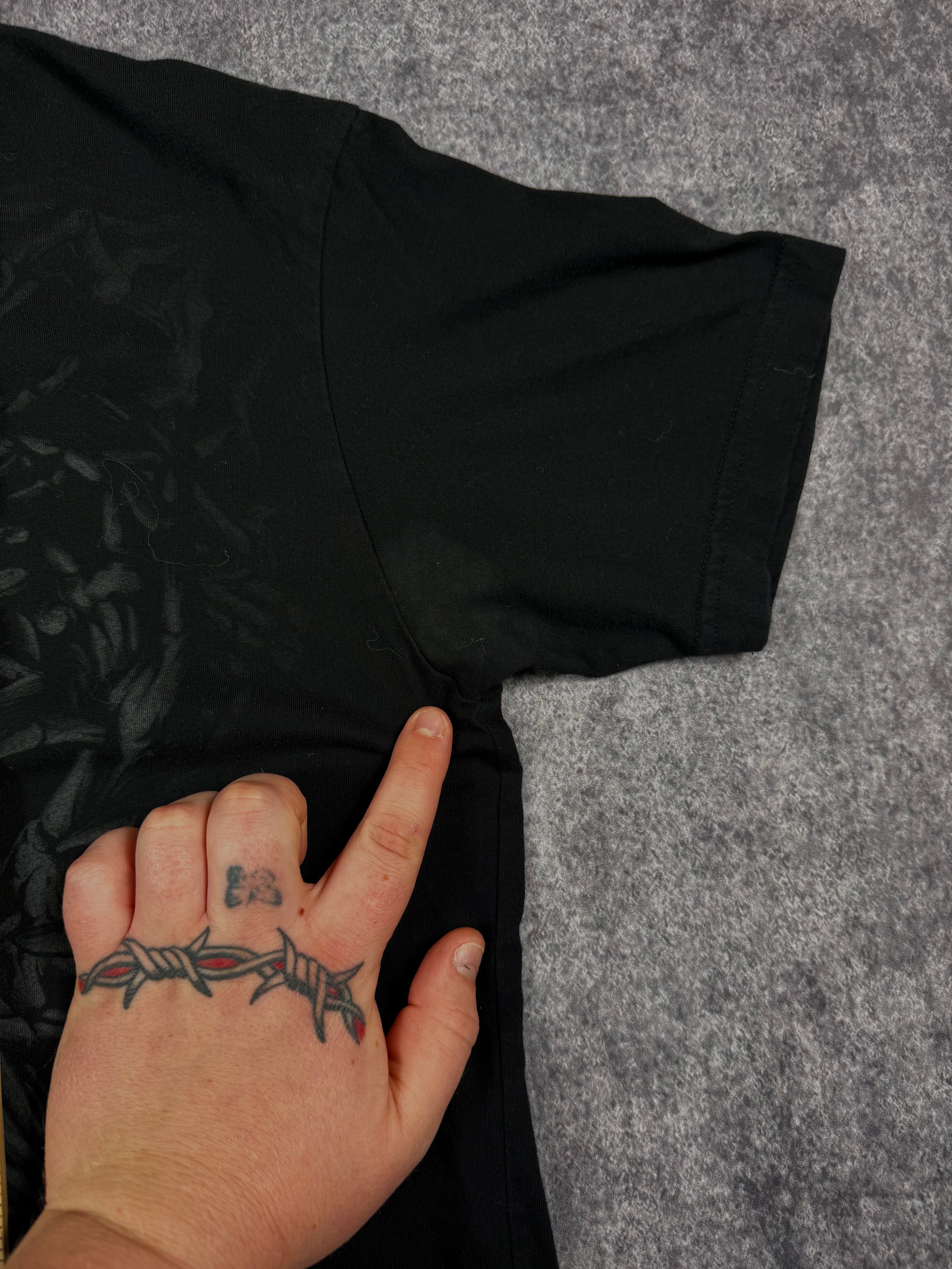 (rare) 2000s xtreme couture shirt (L)