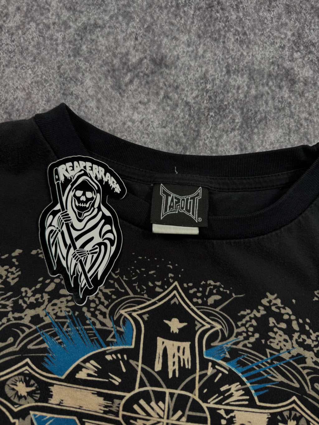 (rare) 2000s tapout shirt (L)