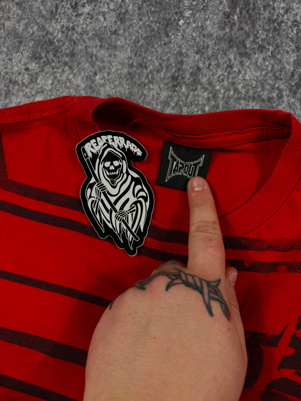 2000s tapout shirt (S)
