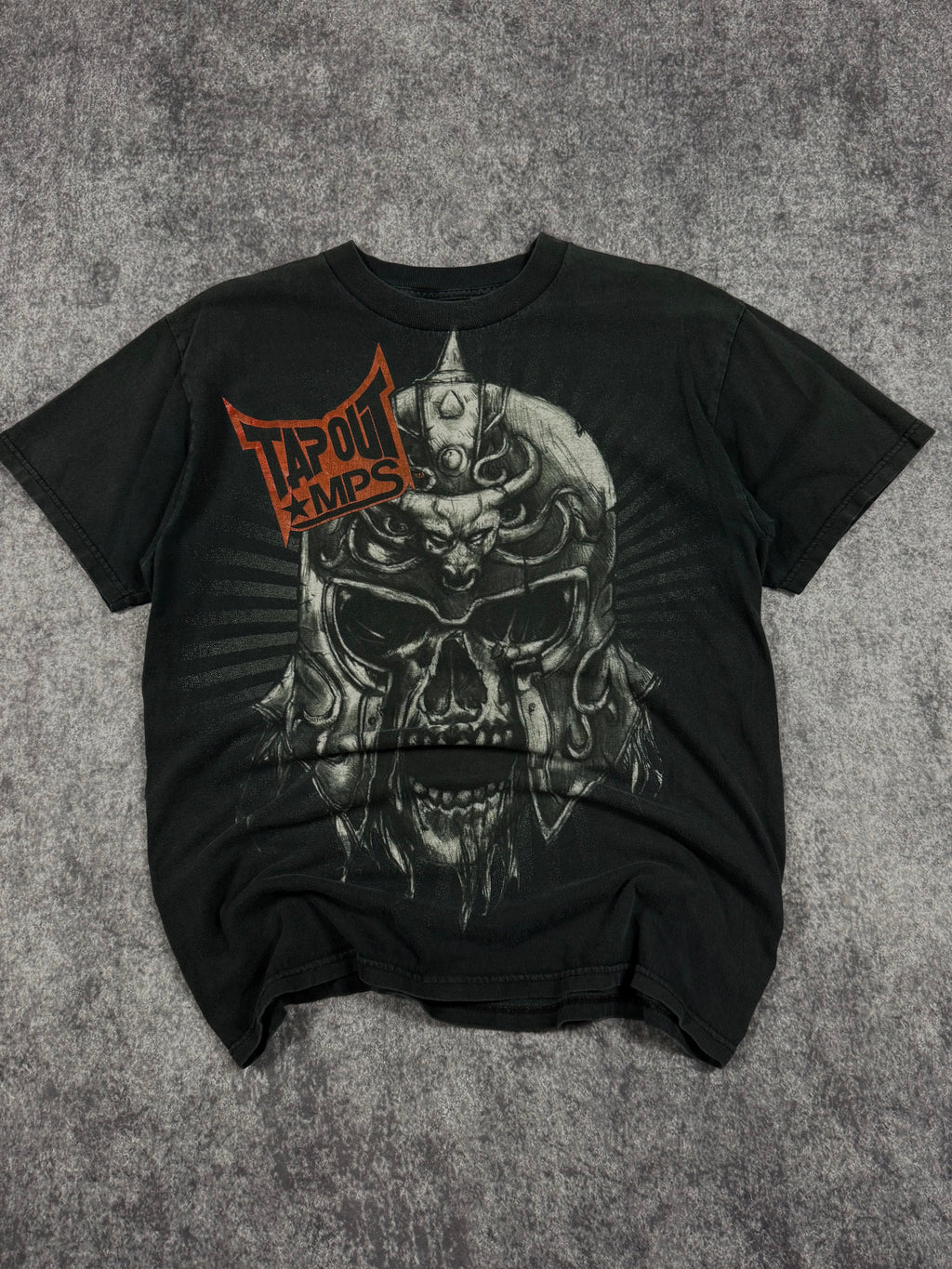 (rare) 2000s tapout shirt (M)