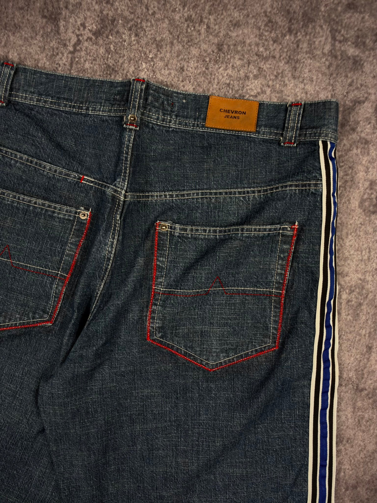 (RARE) 2000s CHEVRON STRIPPED JORTS (38)