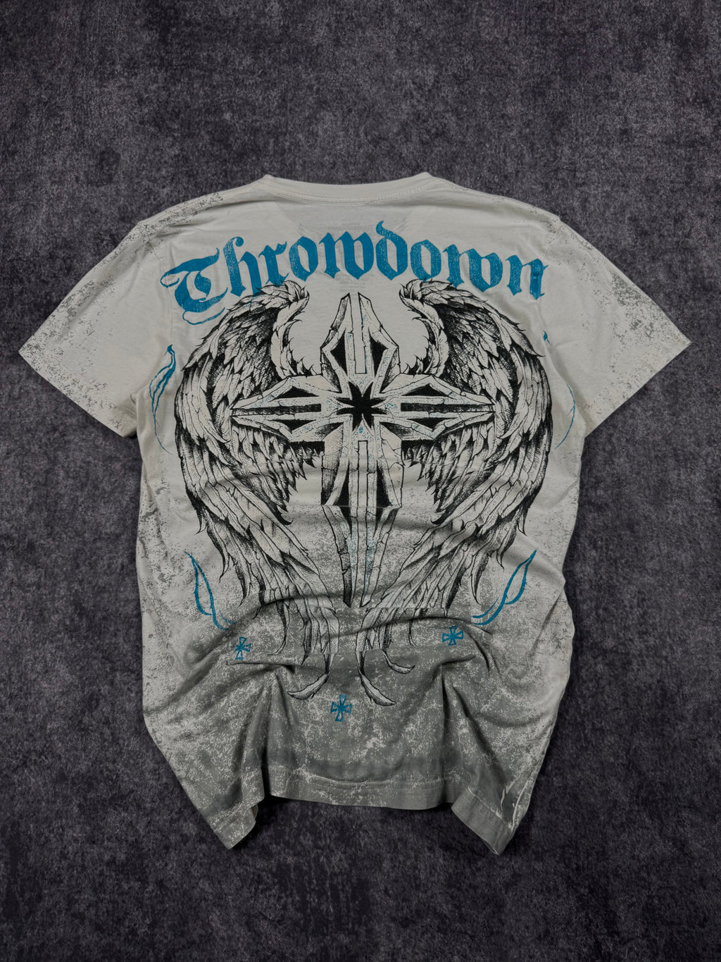 (rare) 2000s throwdown shirt (S)