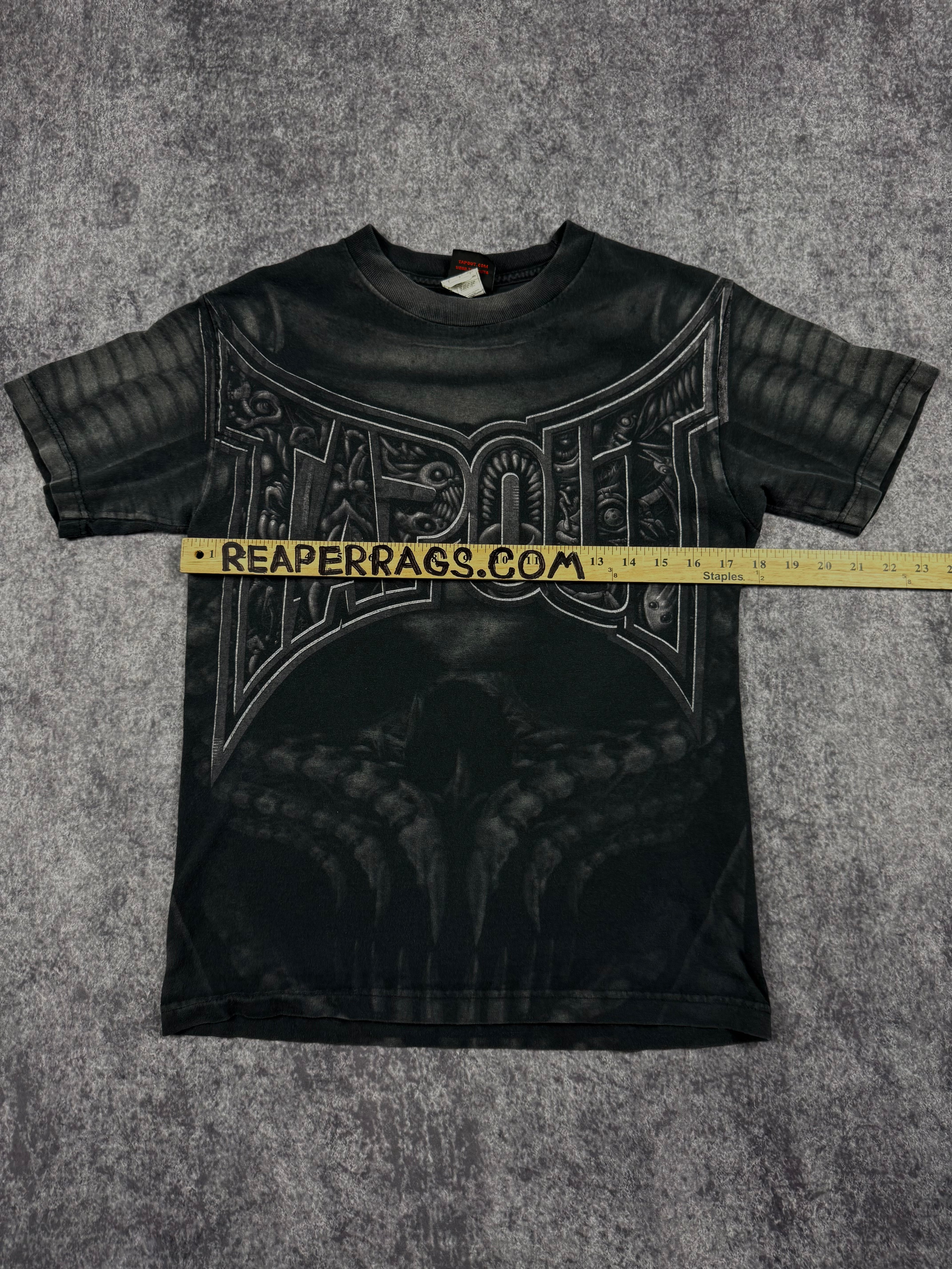 (rare) 2000s tapout shirt (S)