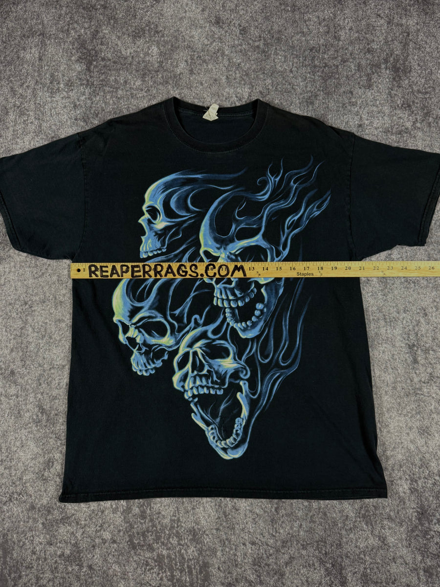 2000s flaming skull shirt (L)