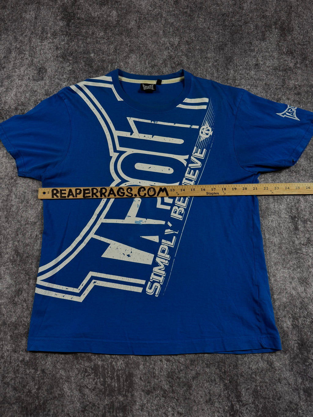 2000s tapout shirt (L)