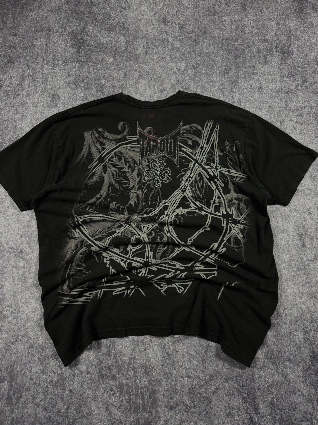 (rare) 2000s tapout signature series shirt (XL)