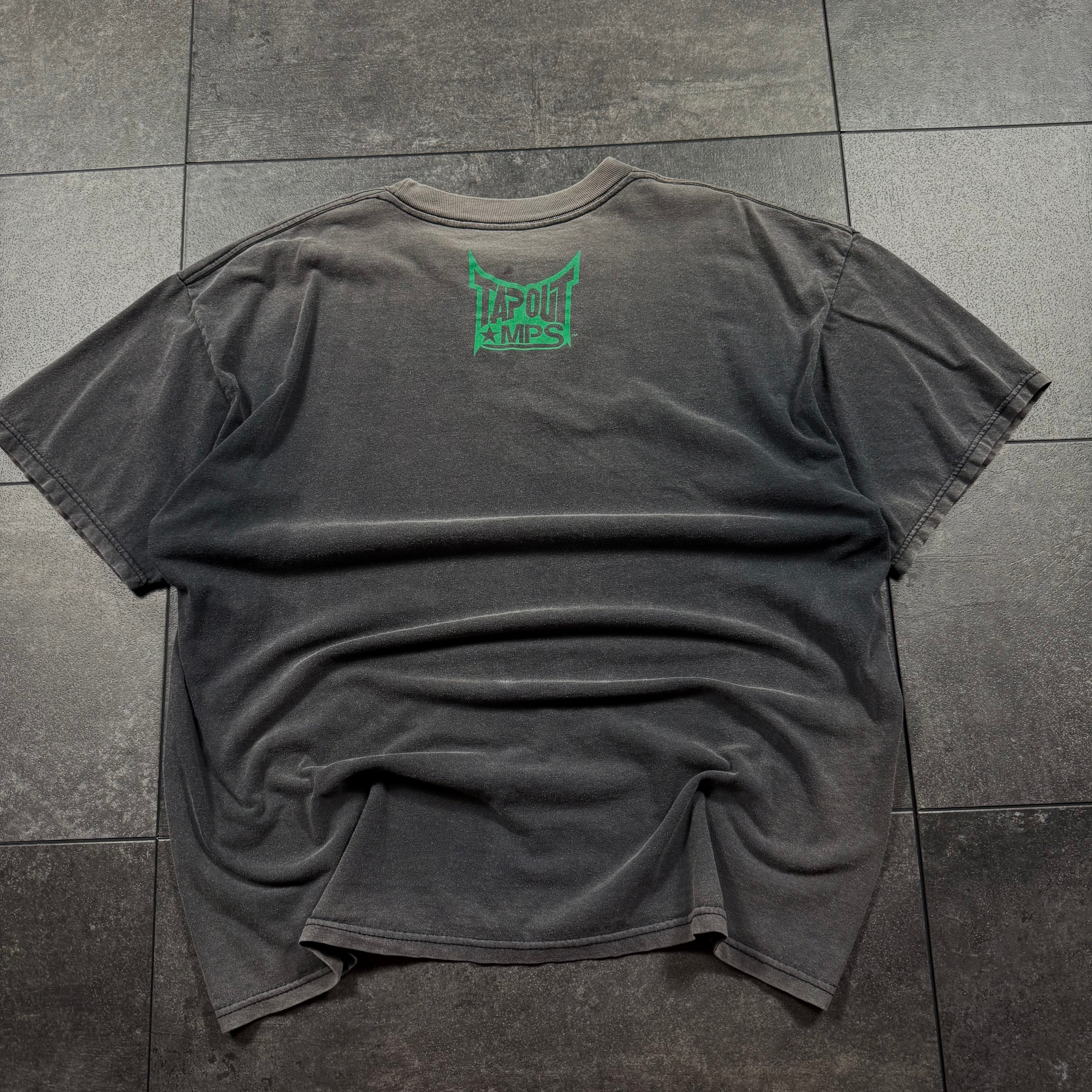(rare) 2000s tapout shirt (XL)