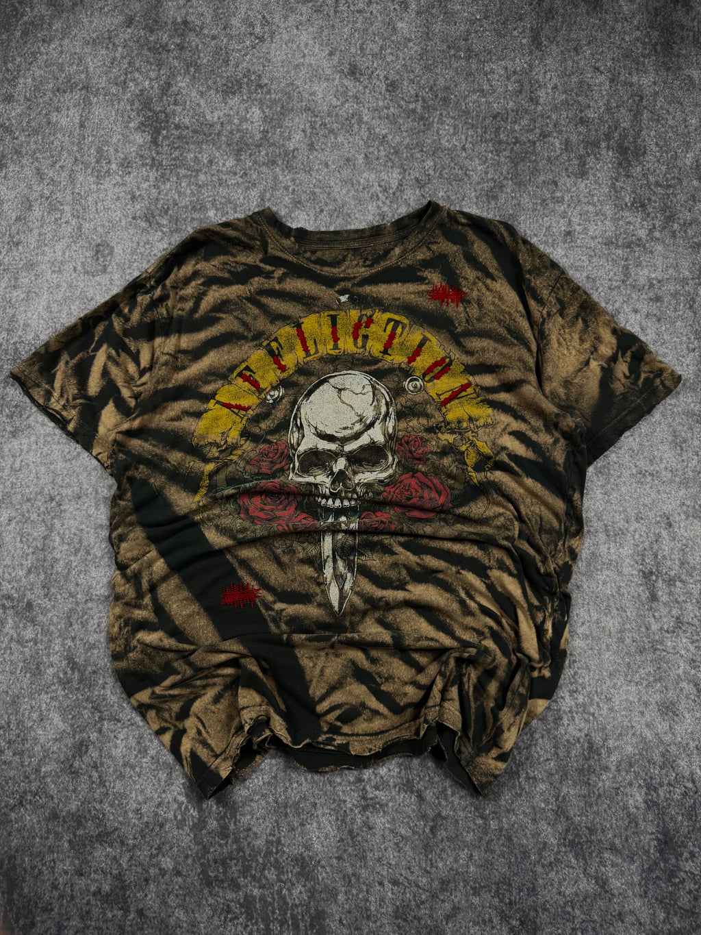 2000s affliction shirt (L)