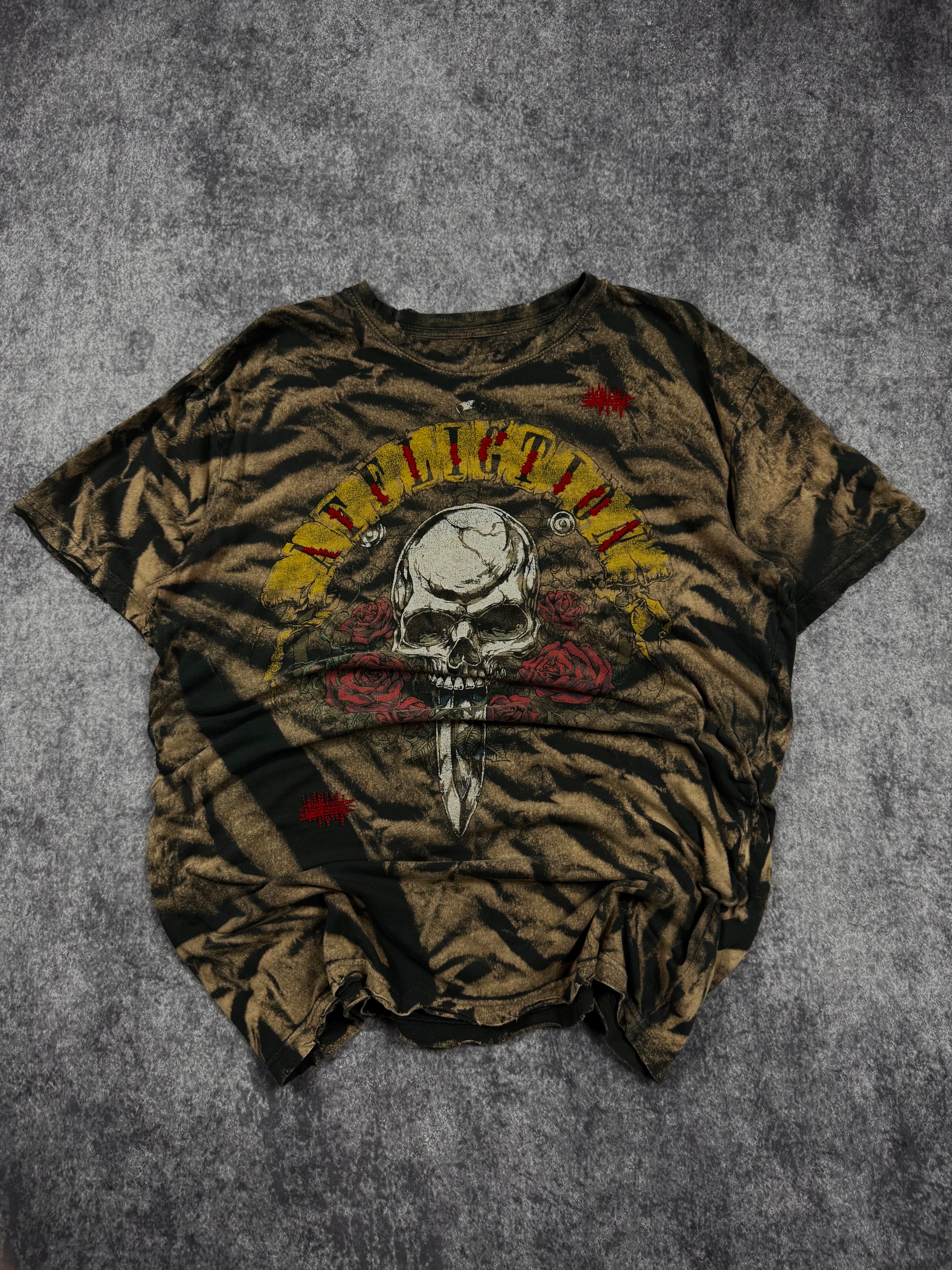 2000s affliction shirt (L)