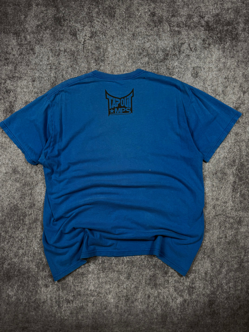 (rare) 2000s tapout shirt (L)