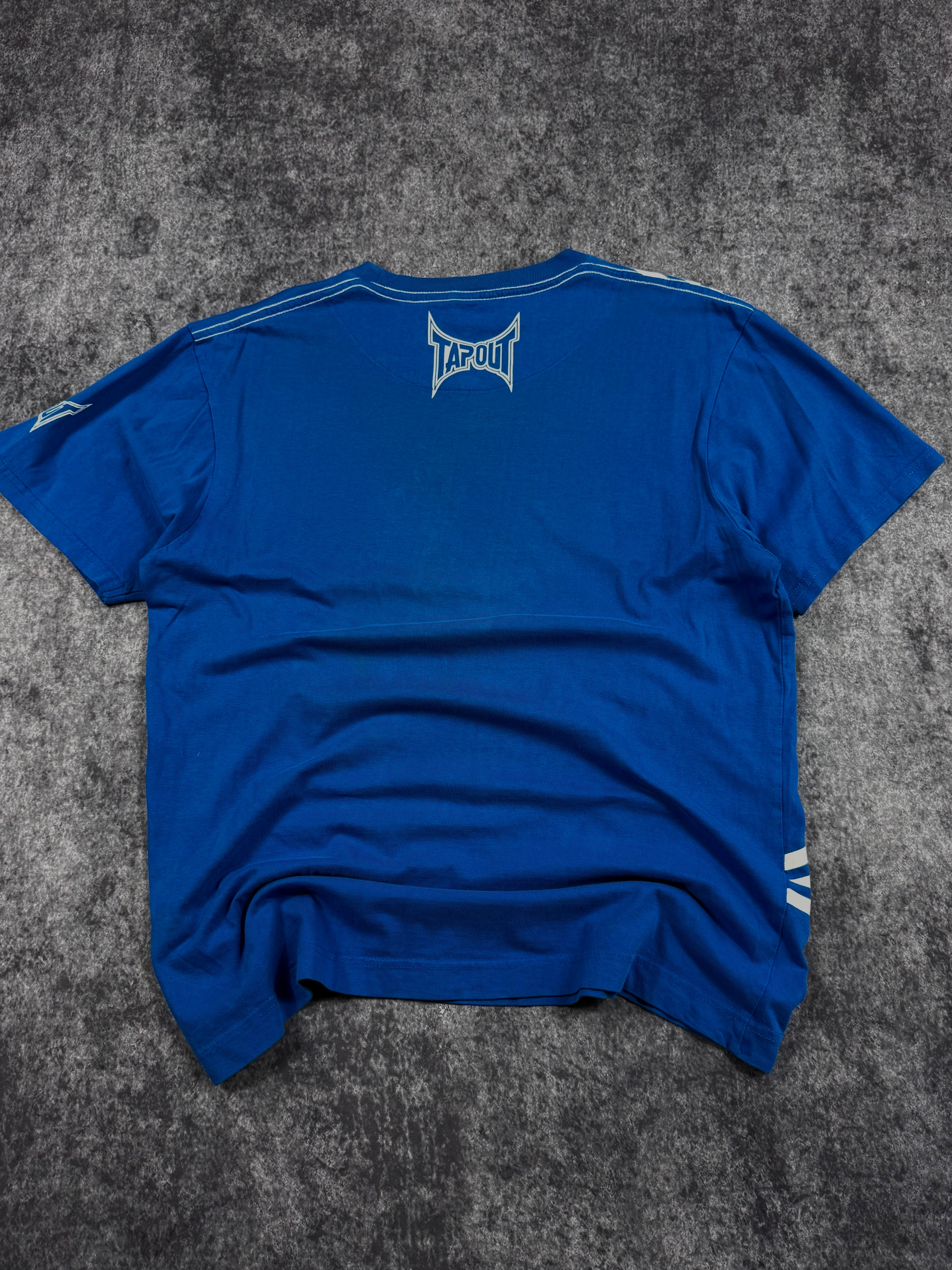 2000s tapout shirt (L)
