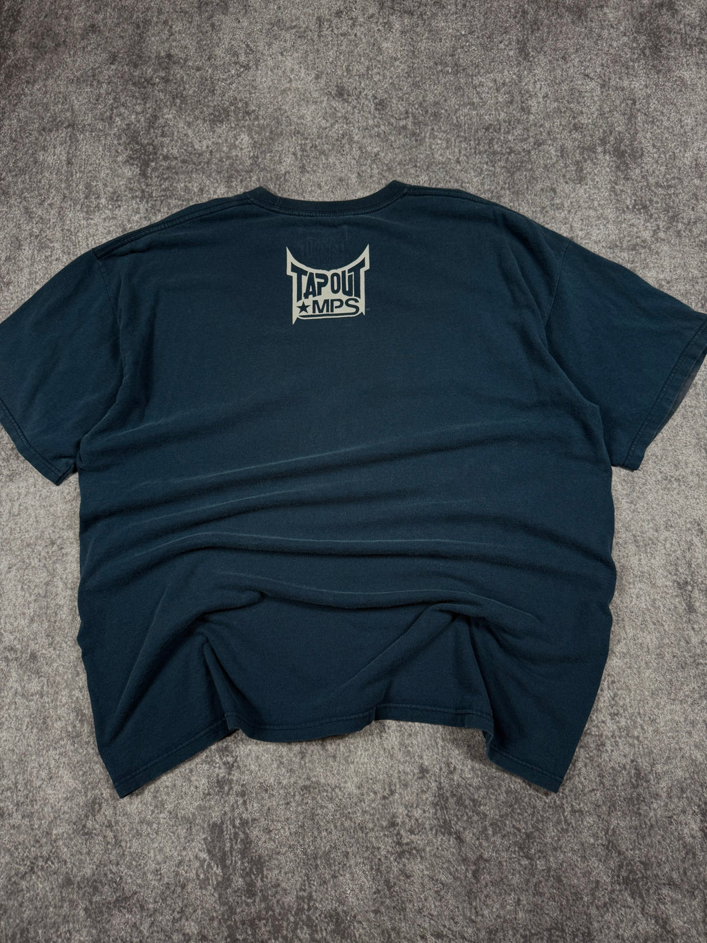 (rare) 2000s tapout shirt (XL)