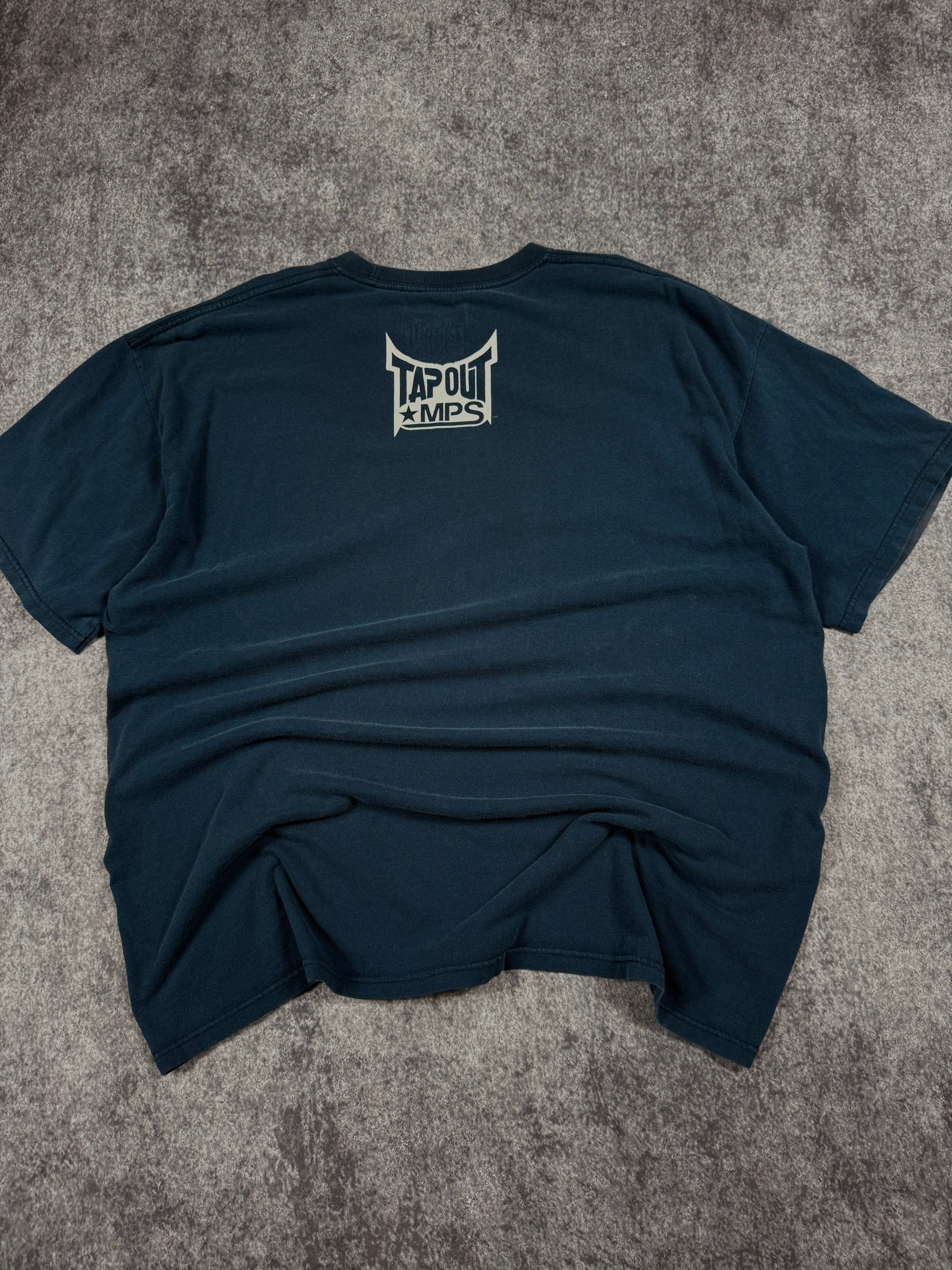 (rare) 2000s tapout shirt (XL)