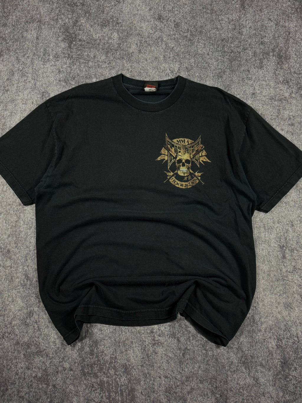 2000s tapout shirt (XL)