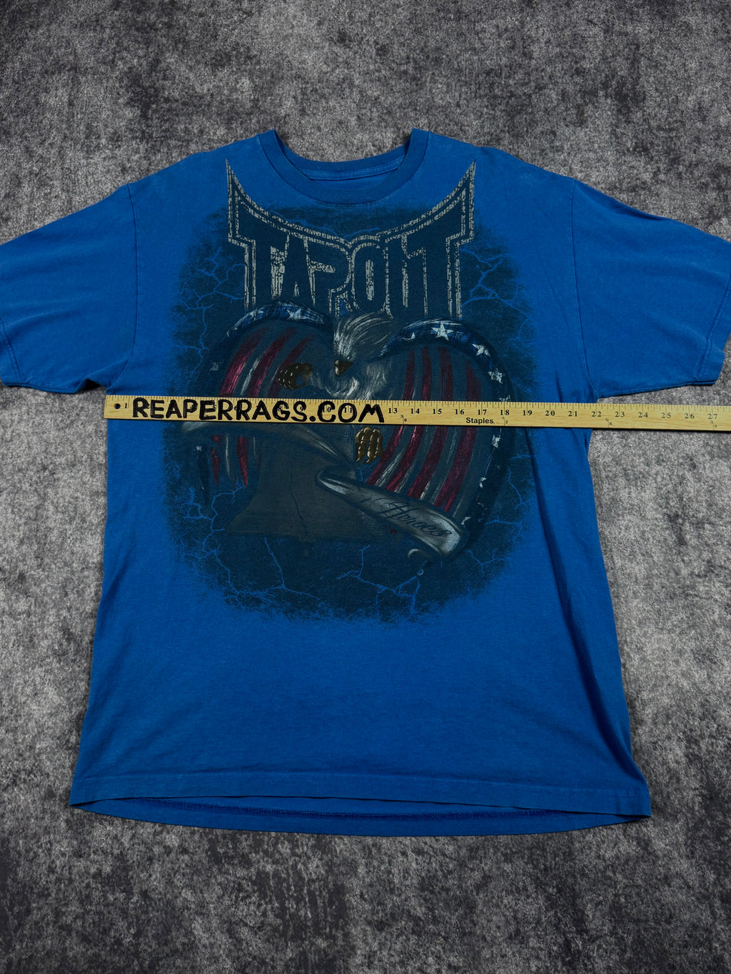 2000s tapout shirt (L)