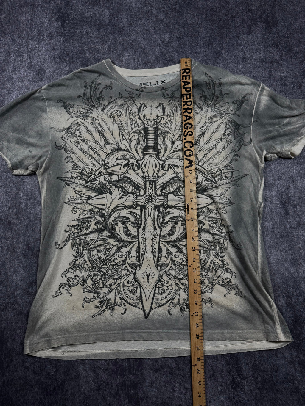 (rare) 2000s helix shirt (XL)