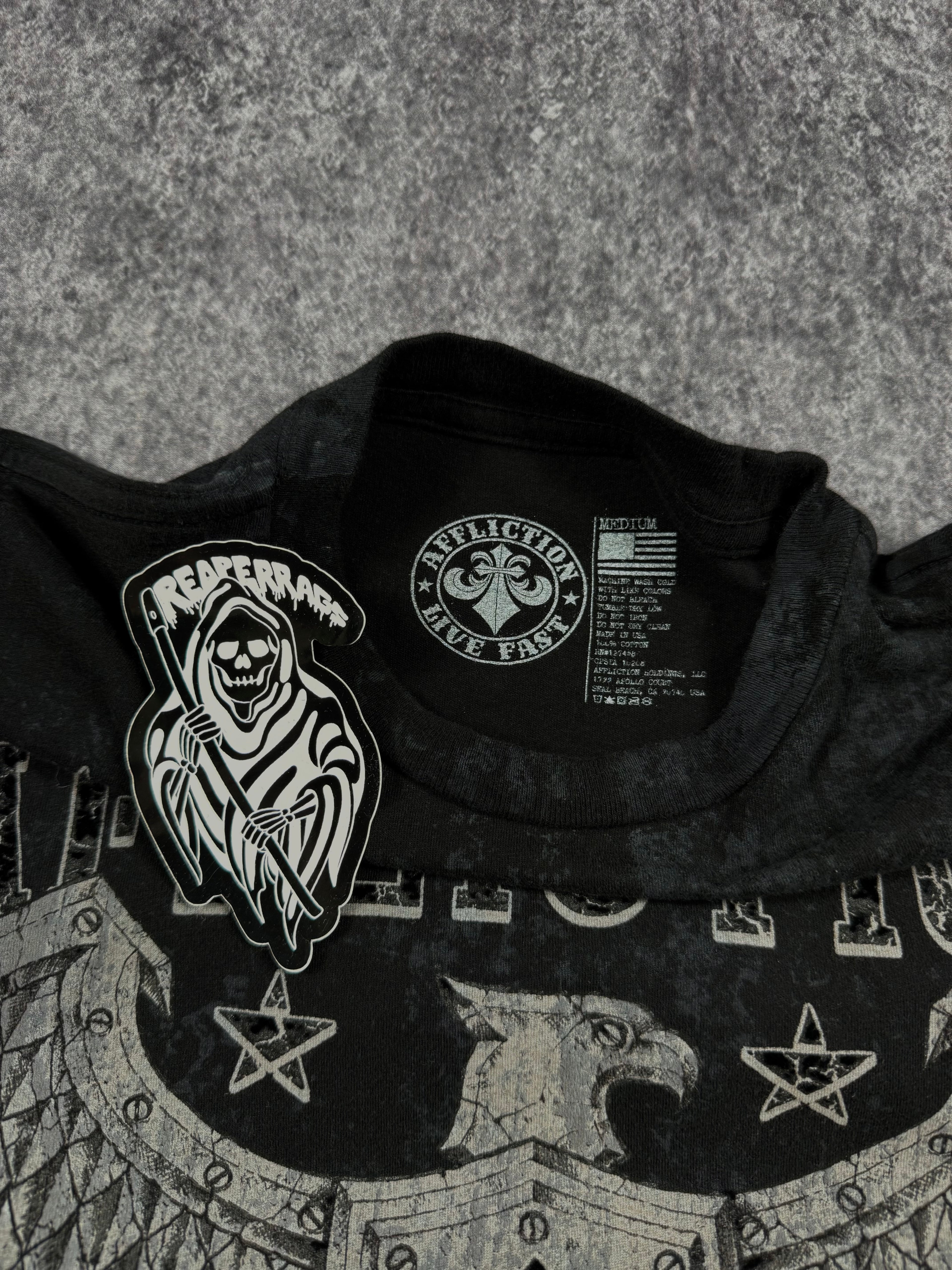 2000s affliction shirt (XXS)