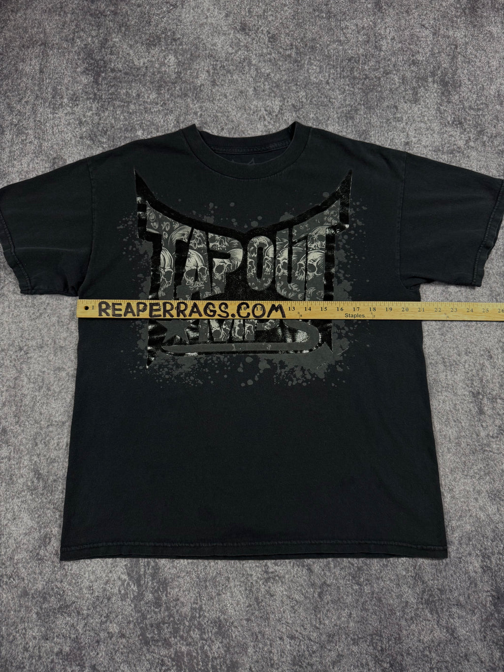 (rare) 2000s tapout shirt (L)