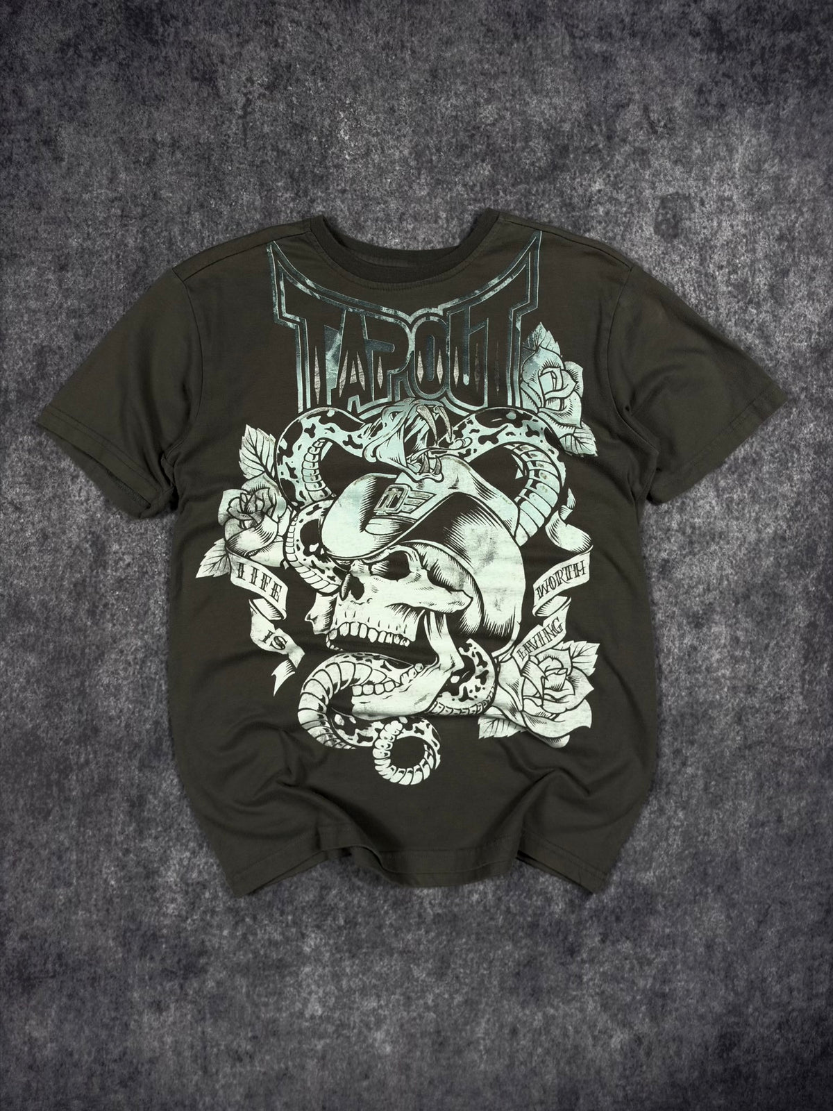 (RARE) 2000s TAPOUT SHIRT (S)