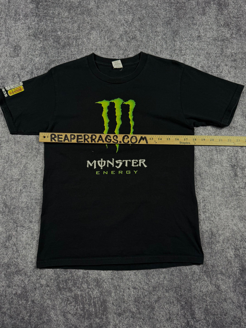 (rare) 2000s monster energy shirt (S)