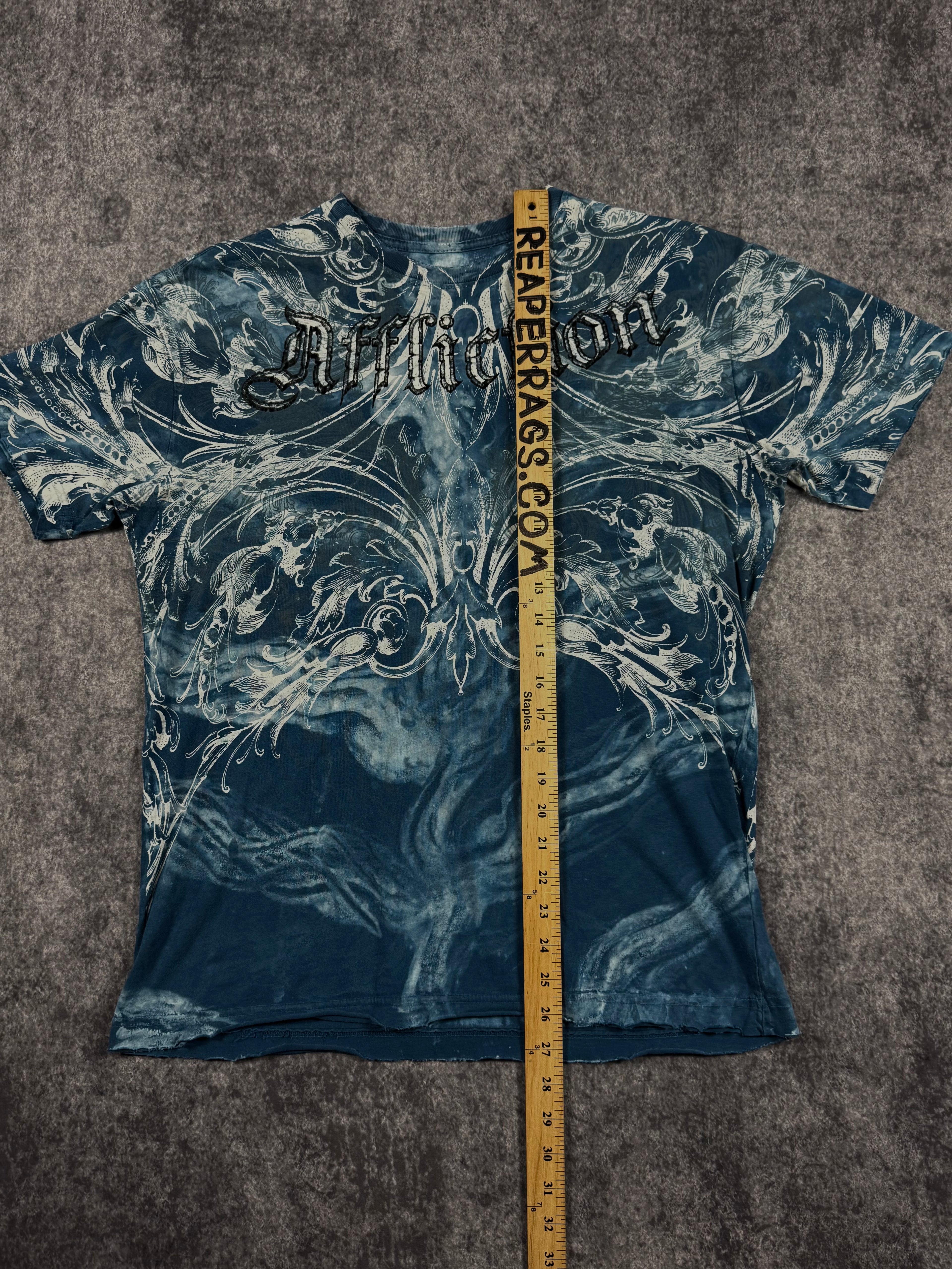 (rare) 2000s affliction shirt (M)