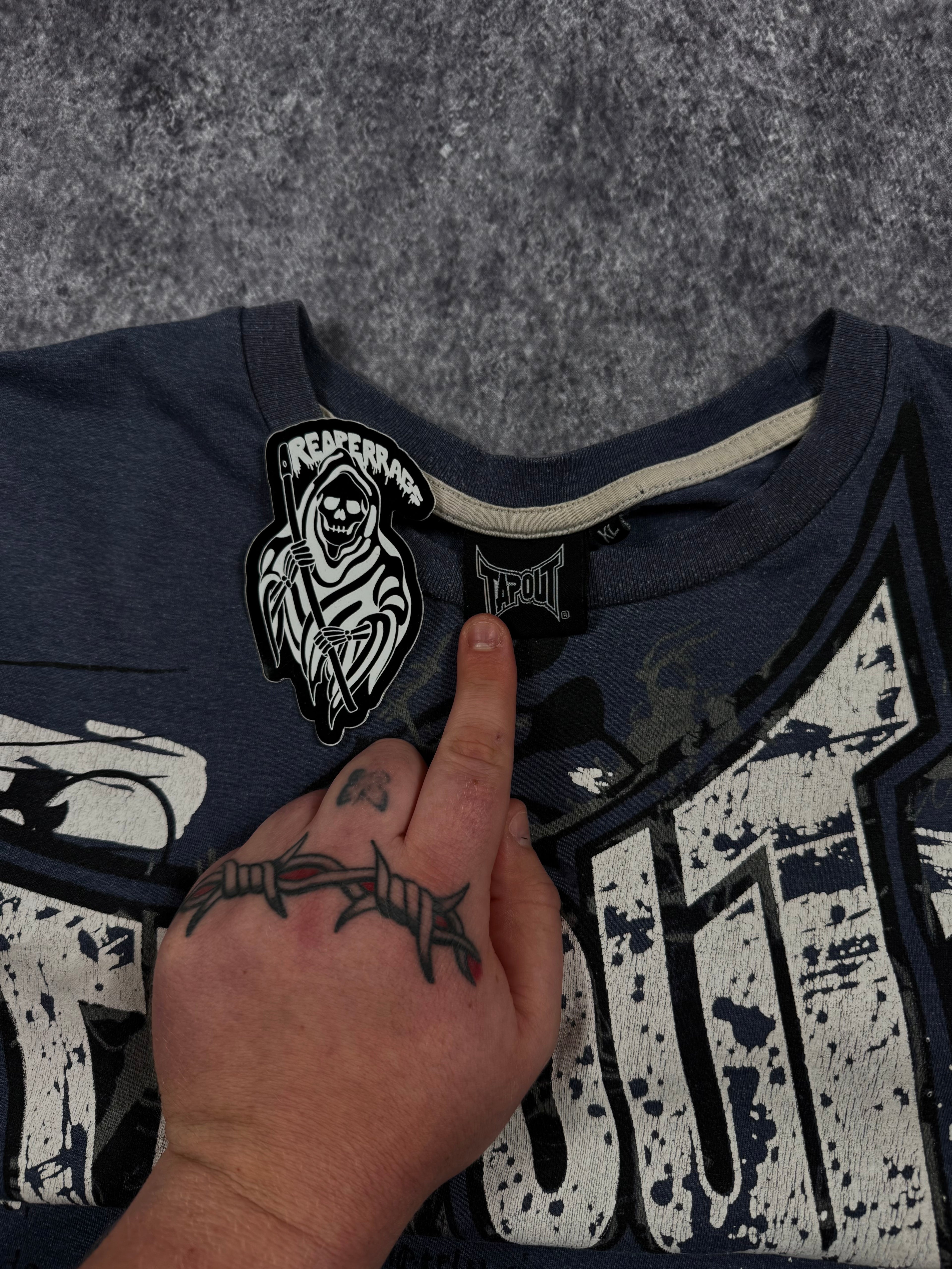2000s tapout shirt (XL)