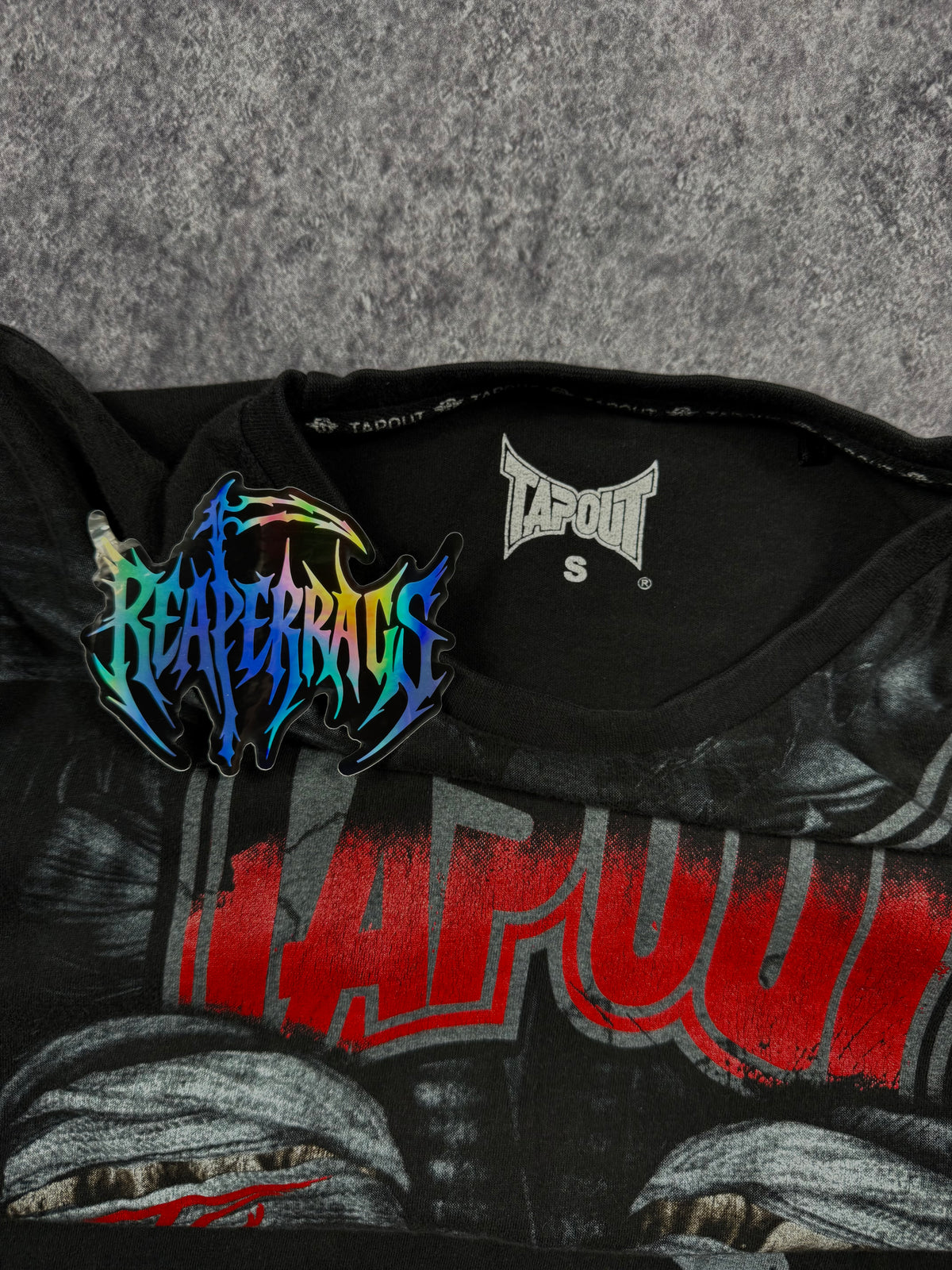(rare) 2000s tapout shirt (S)