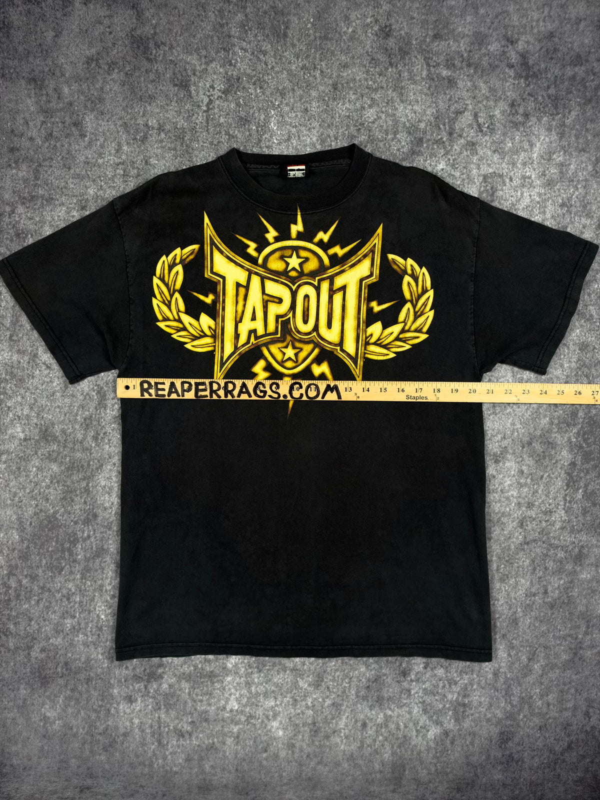 2000s TAPOUT SHIRT (M)