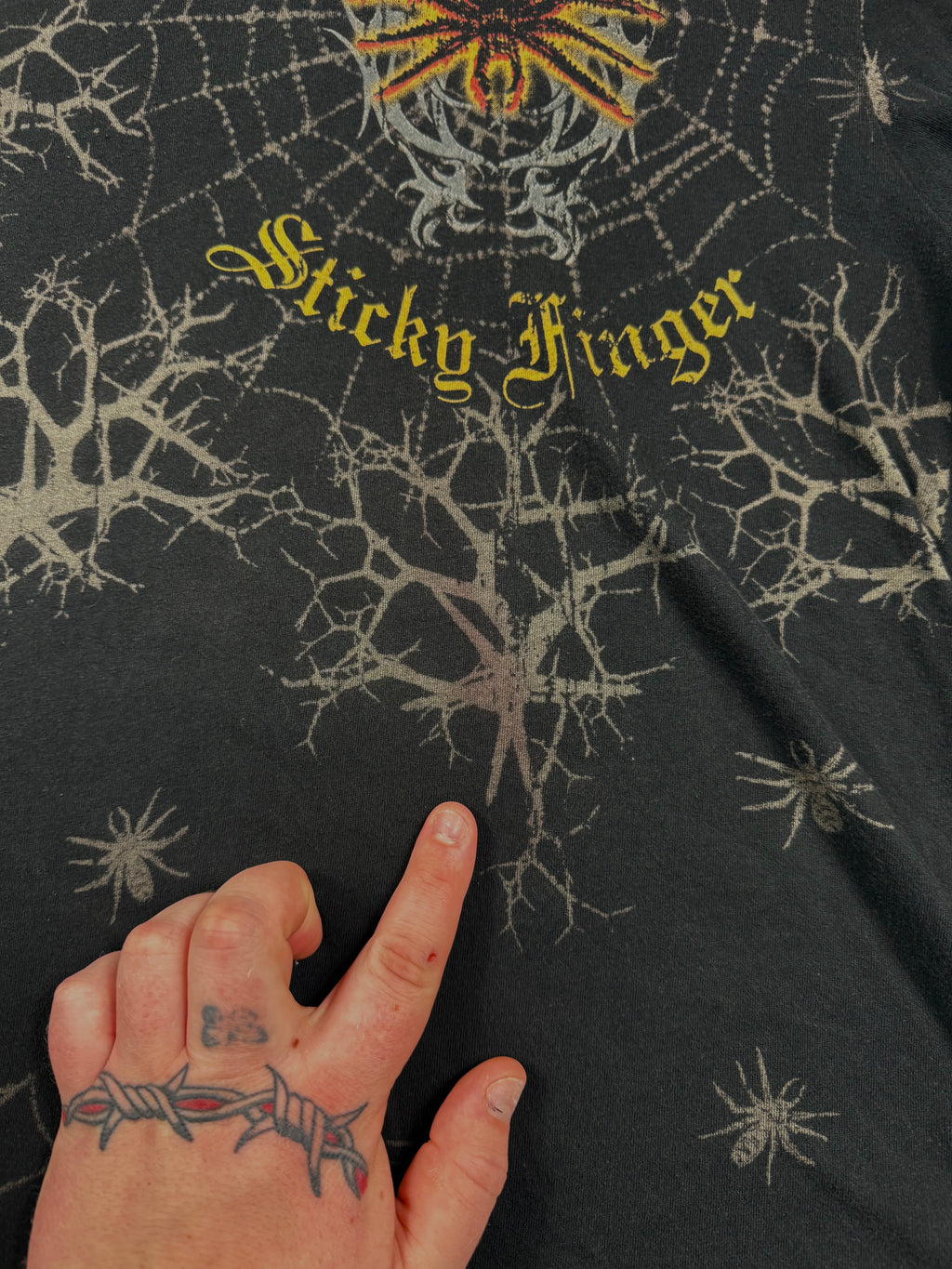 2000s sticky finger shirt (L)