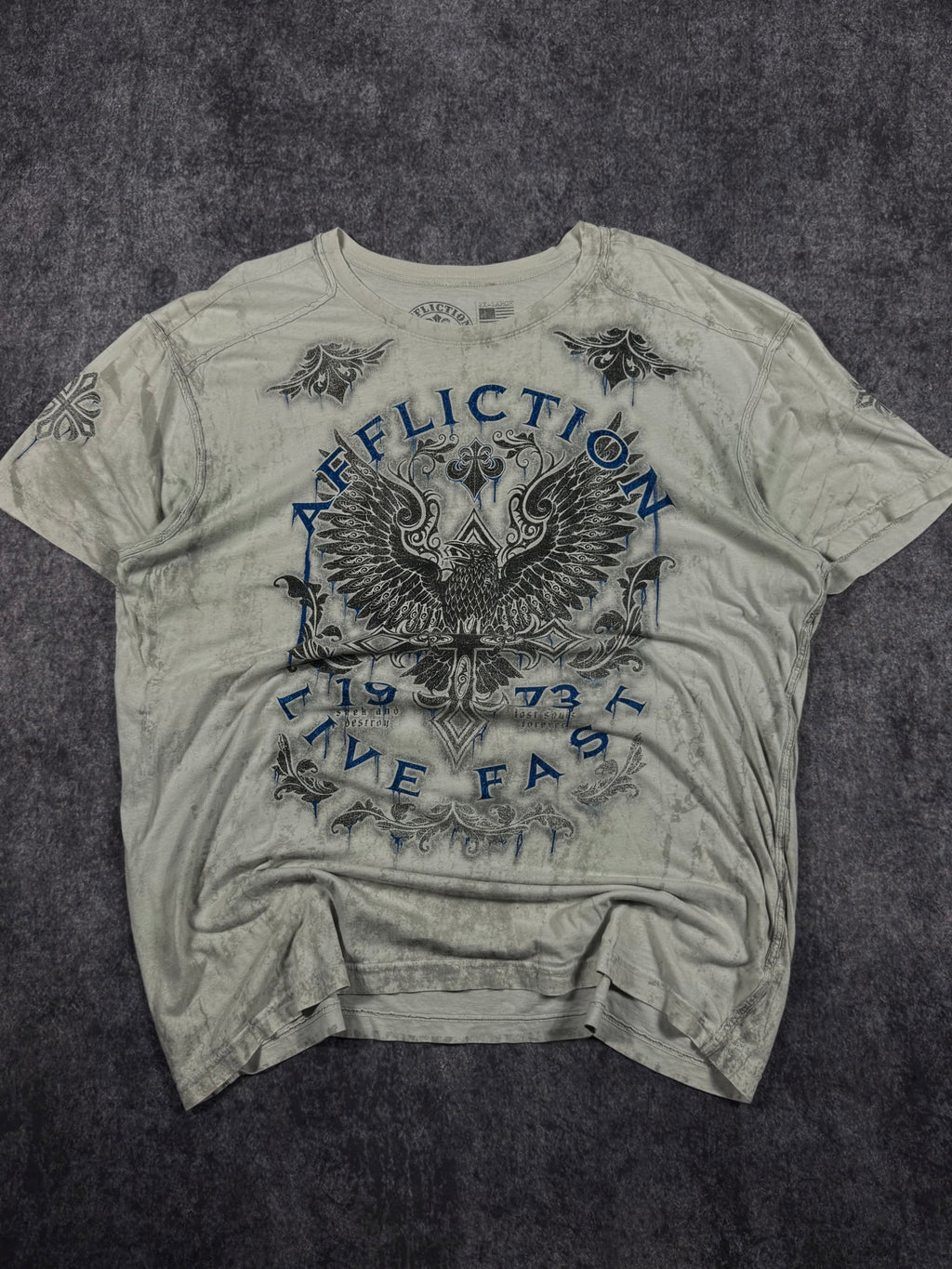 2000s affliction shirt (XL)