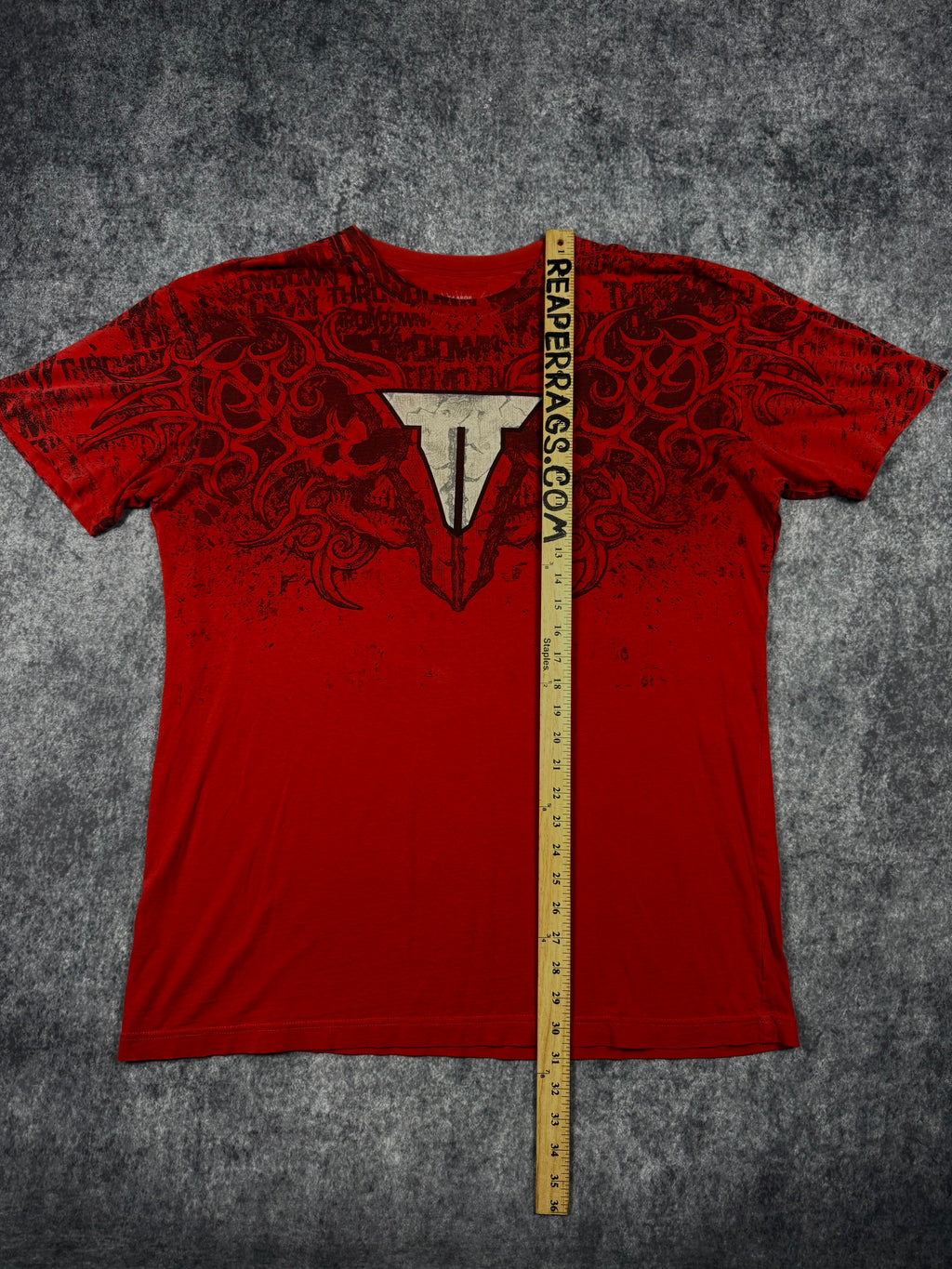 (rare) 2000s throwdown x affliction shirt (XL)