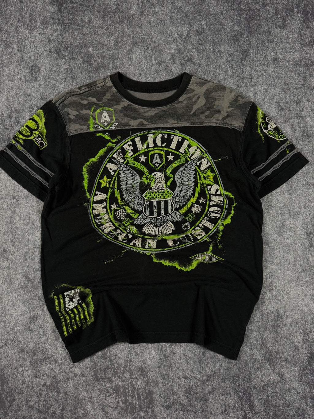 2000s affliction shirt (M)