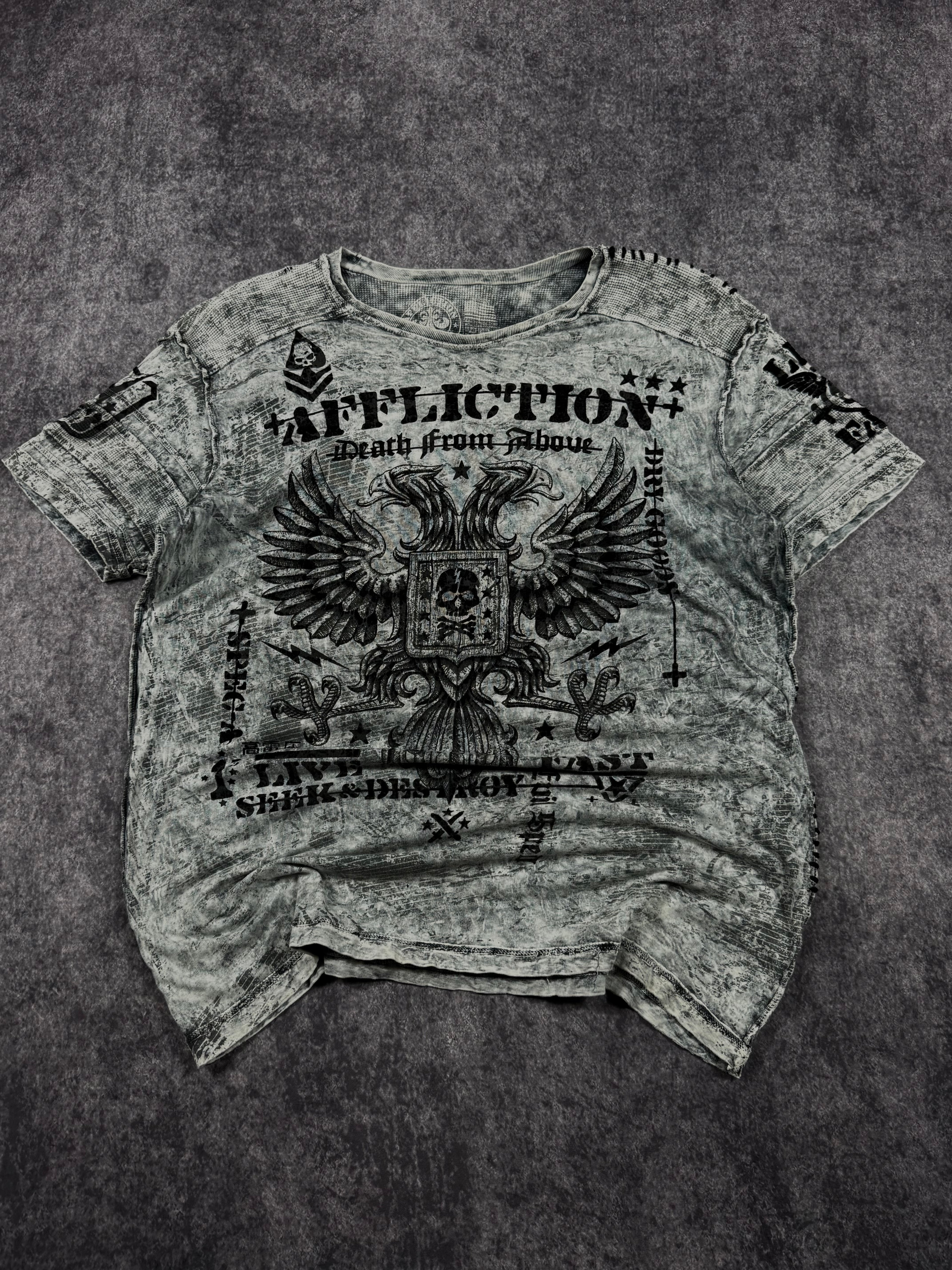 2000s affliction shirt (L)
