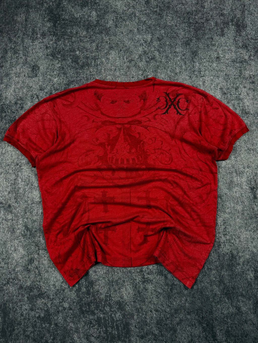 (rare) 2000s xtreme couture shirt (M)