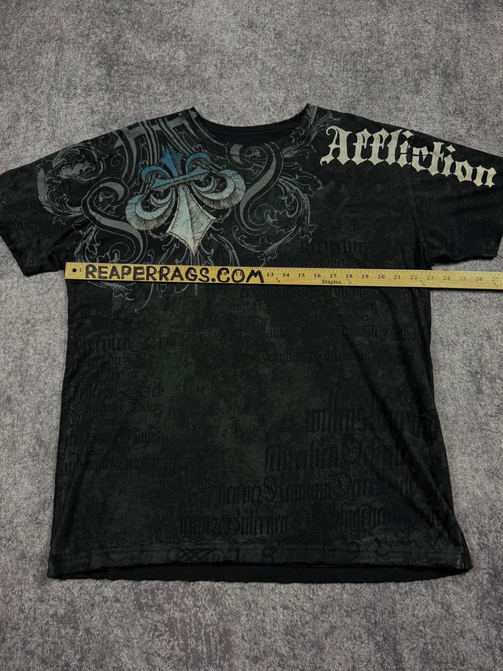 (rare) 2000s affliction shirt (XL)
