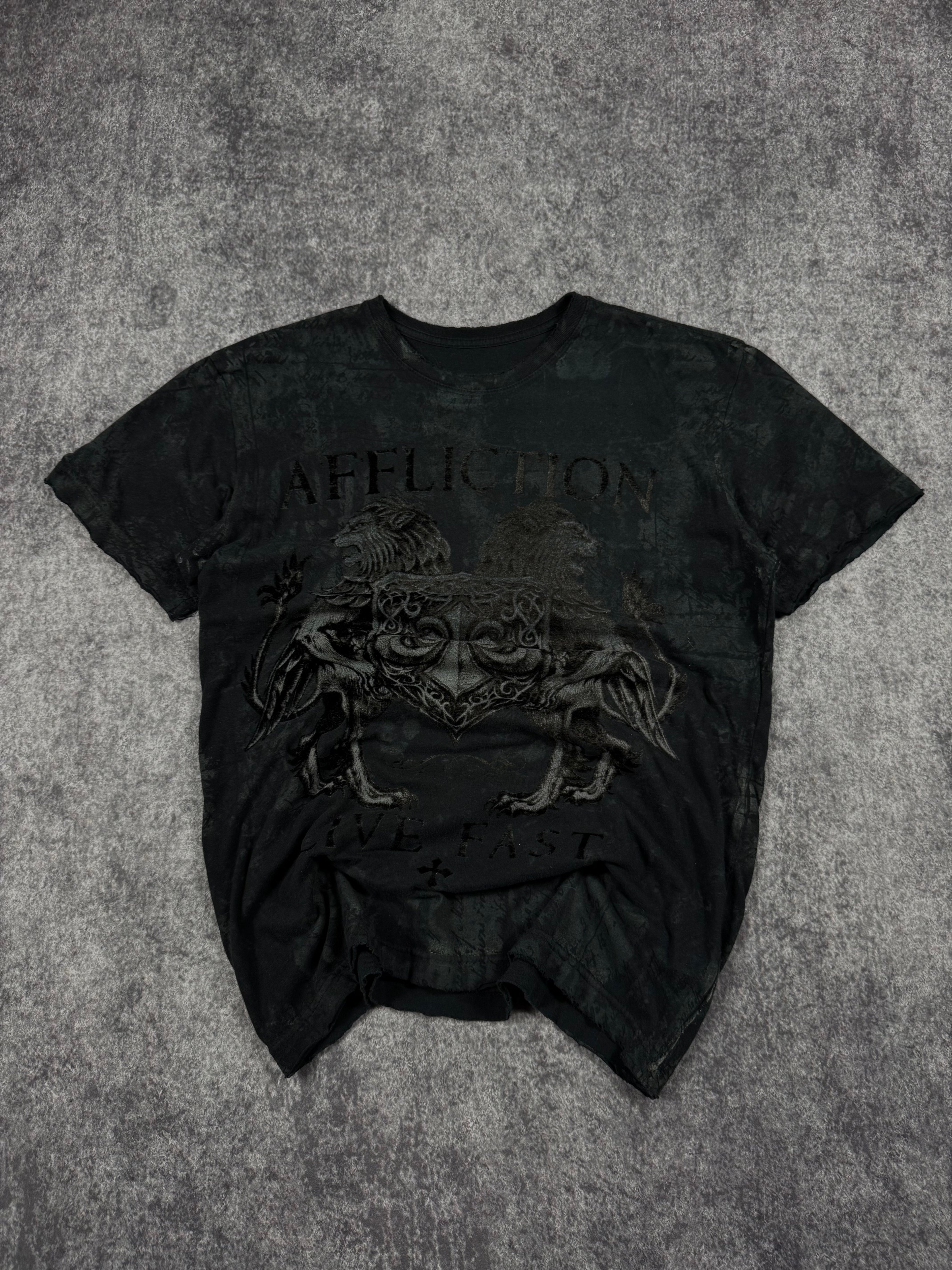 (rare) 2000s affliction shirt (S)
