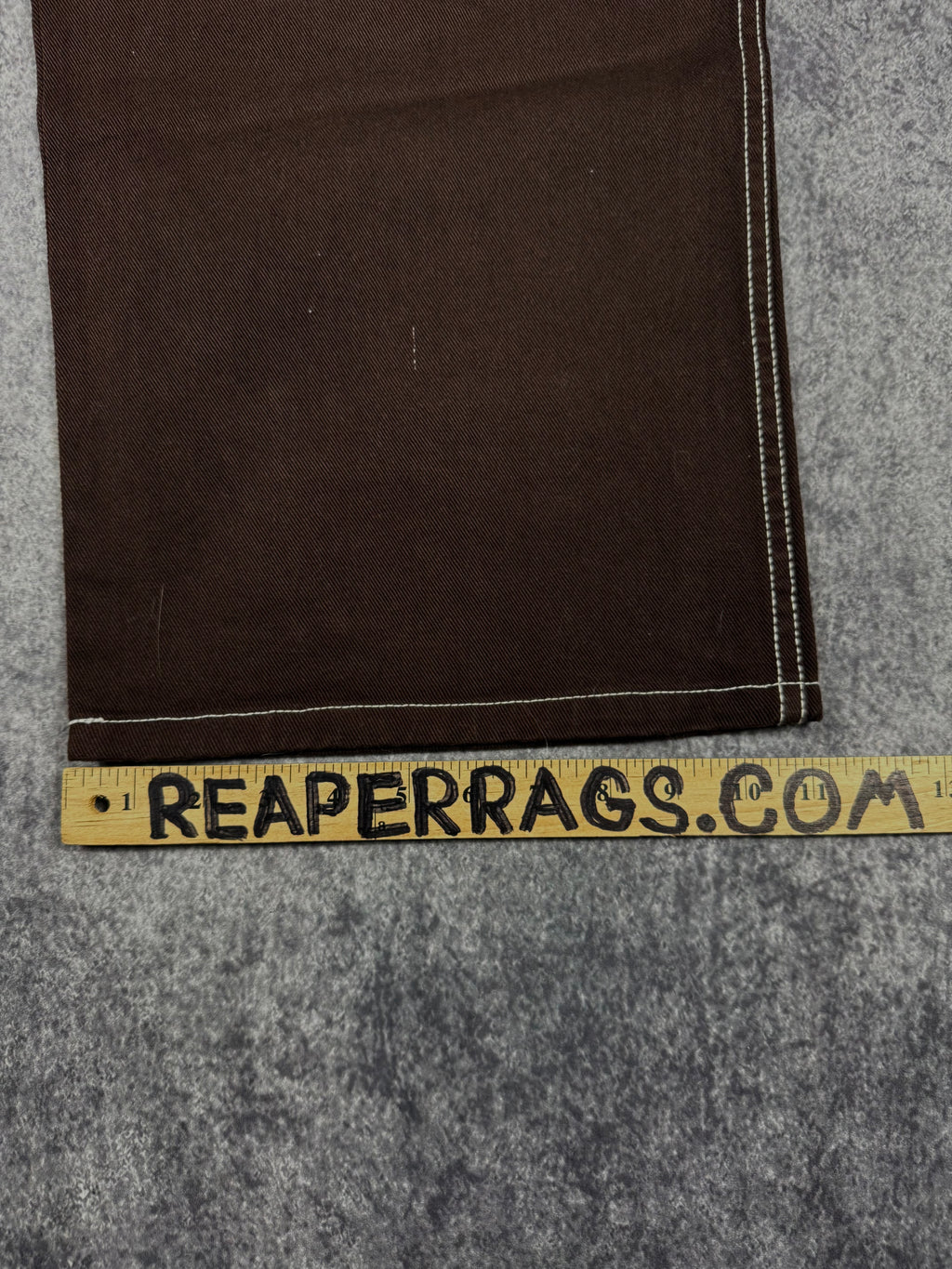 (rare) deadstock 2000s flip flop jeans (34x32)