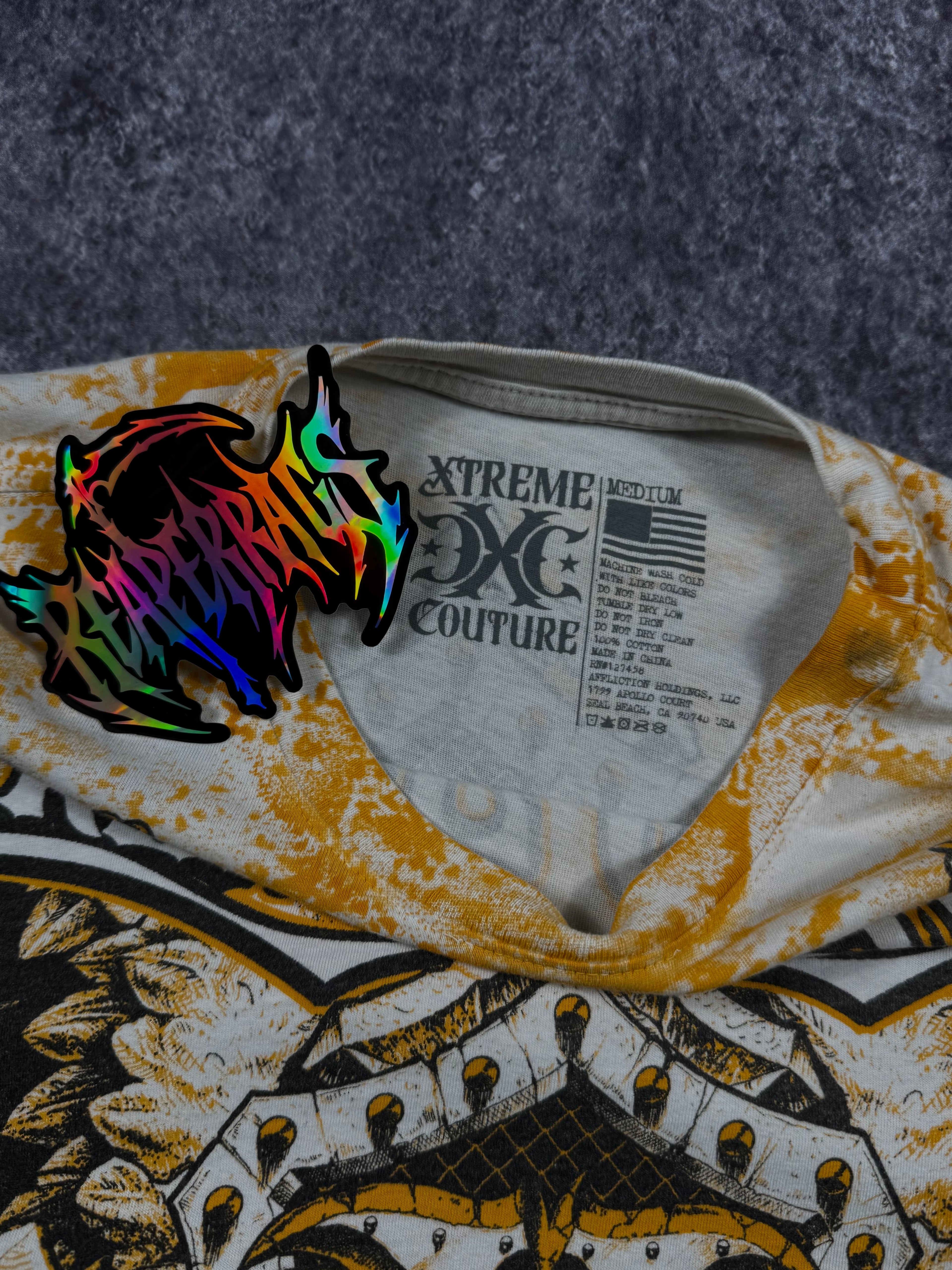 (rare) 2000s xtreme couture shirt (M)