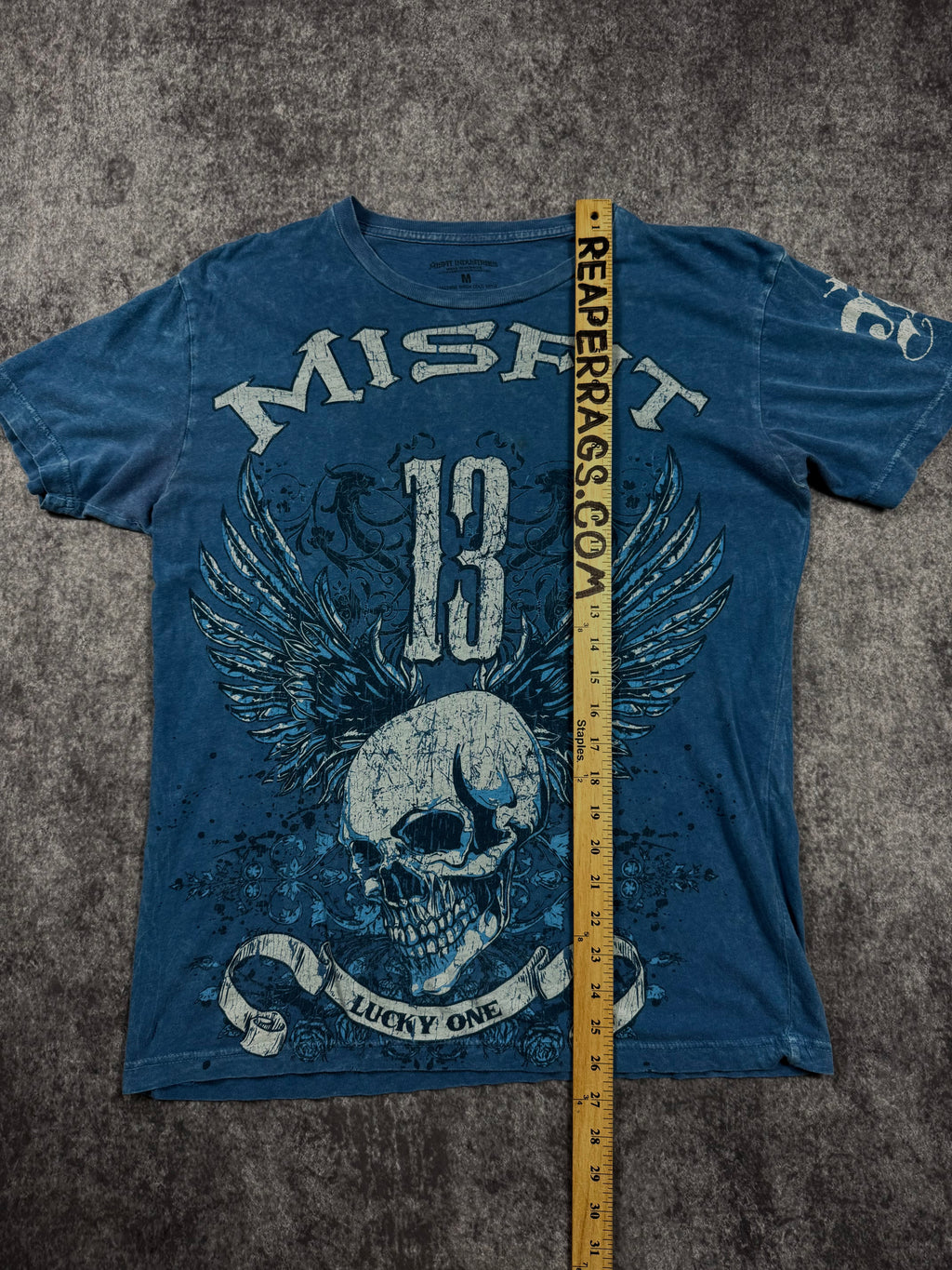 2000s misfit shirt (M)