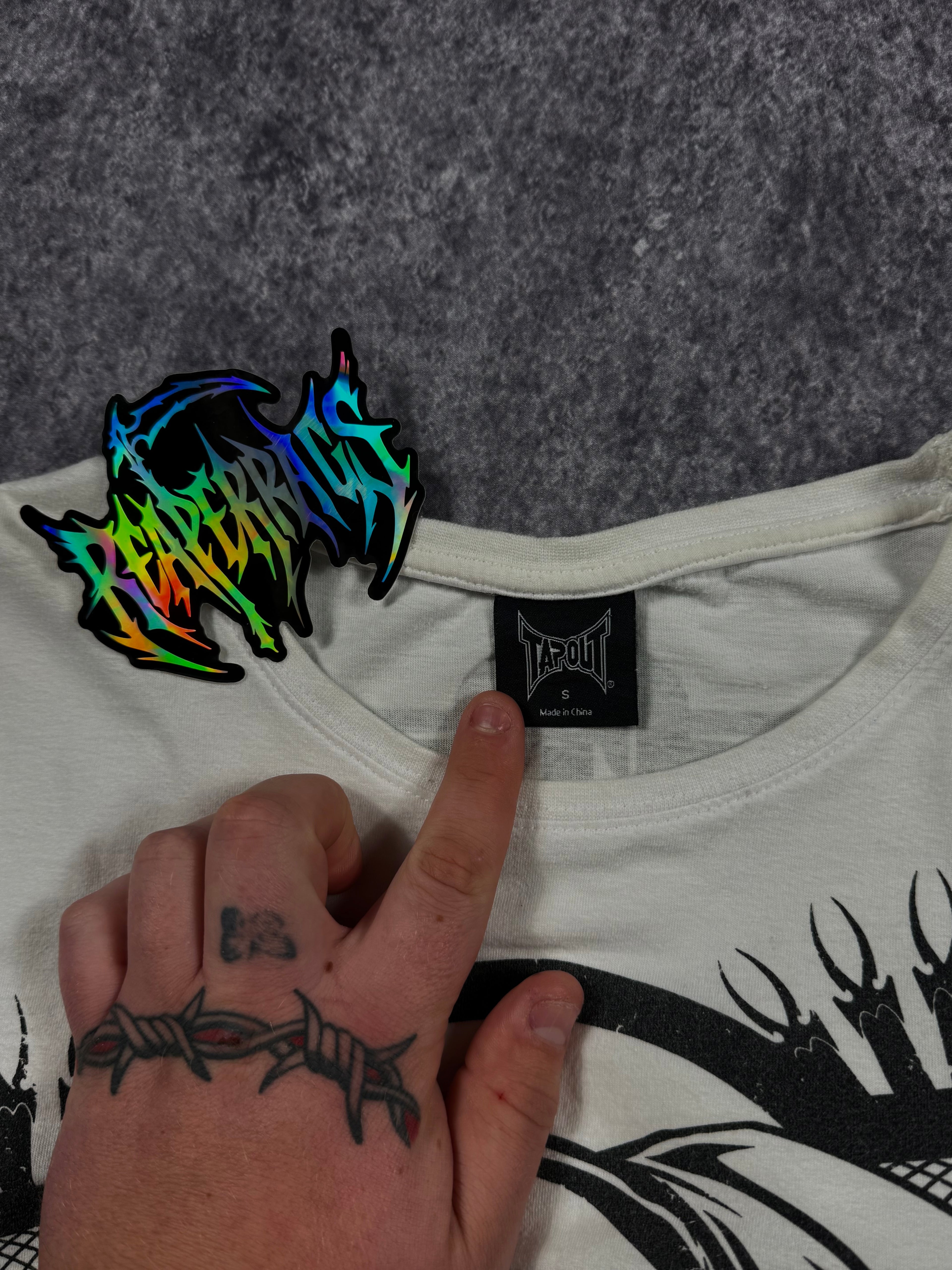 (rare) 2000s tapout shirt (S)