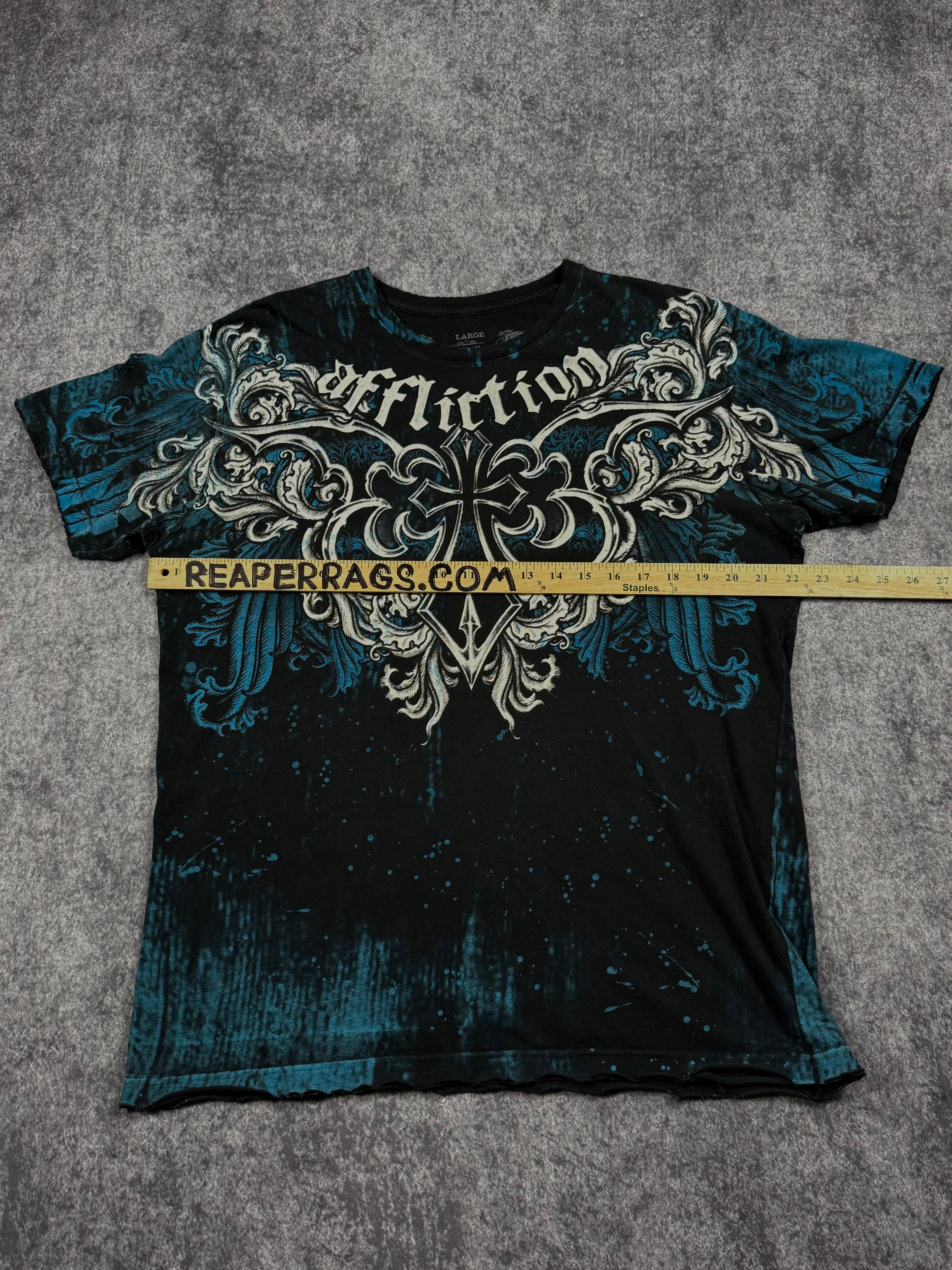 (rare) 2000s affliction shirt (L)