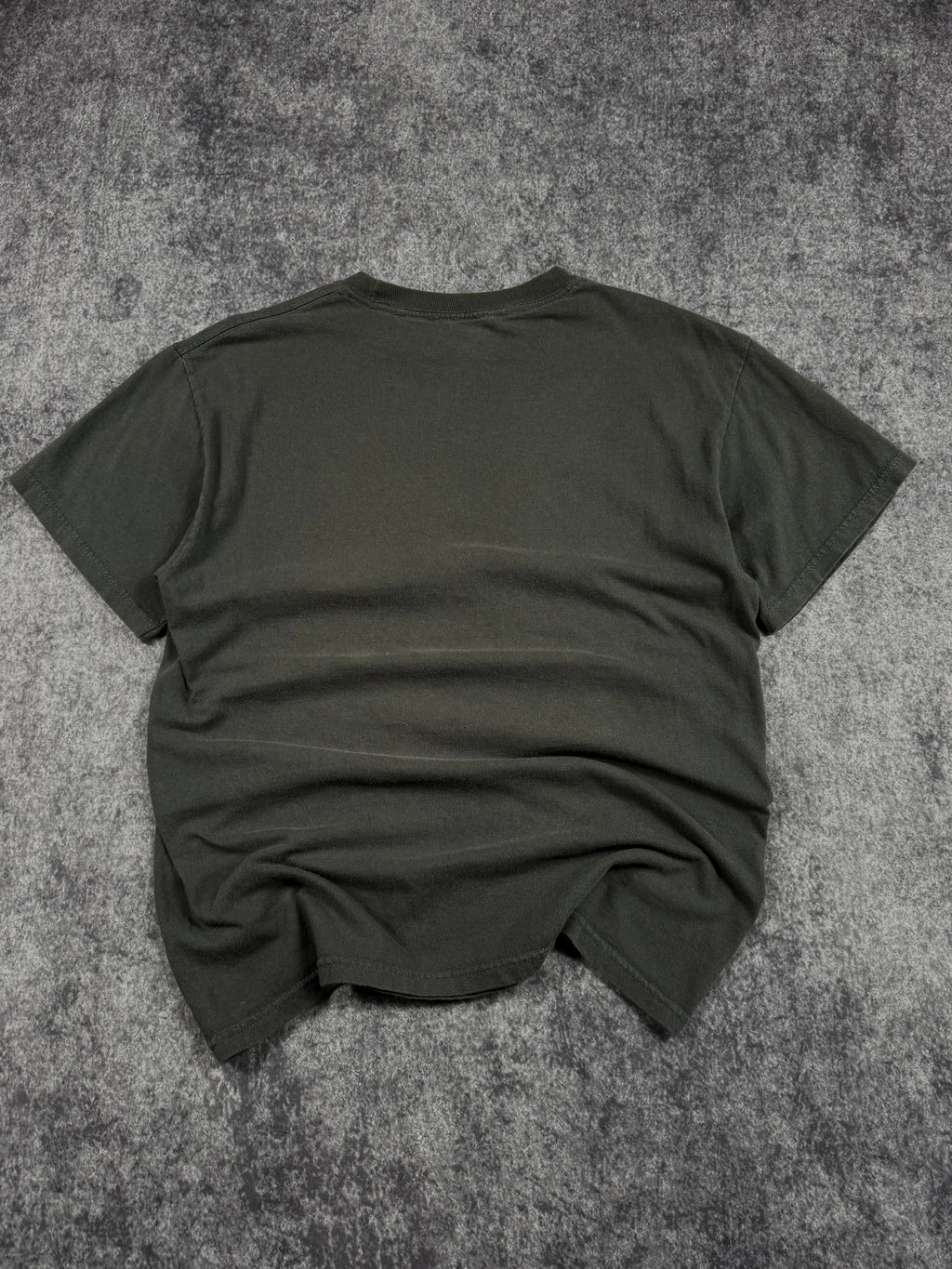(rare) 2000s tapout shirt (S)