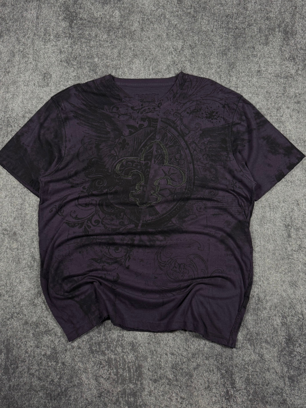 (rare) 2000s retrofit shirt (L)