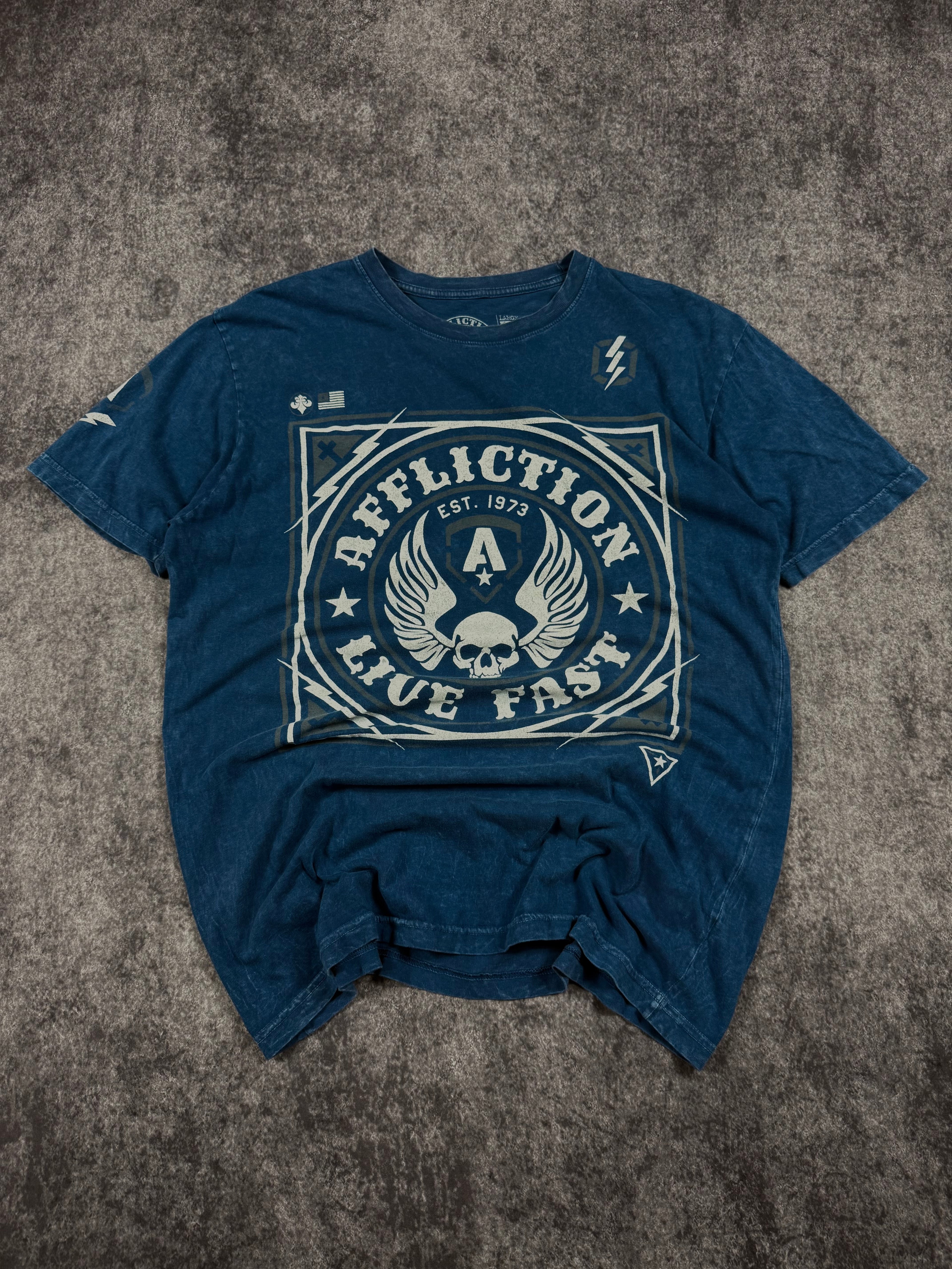 2000s affliction shirt (L)
