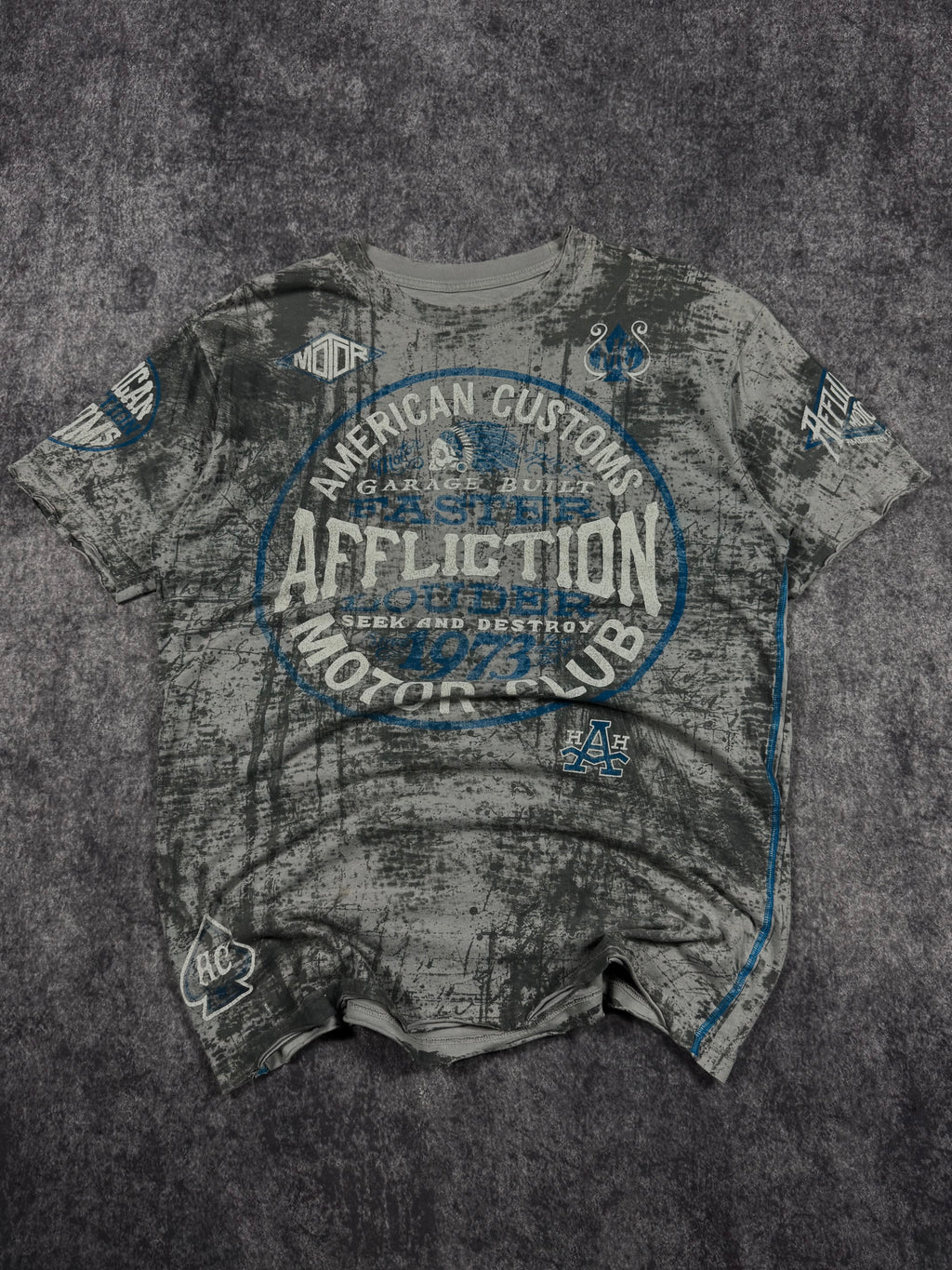 2000s reversible affliction shirt (L)